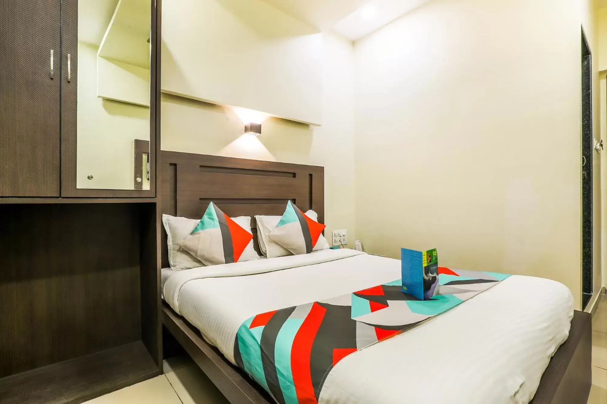 Bedroom, Bed in FabExpress Adore Inn - Nr Mumbai International Airport Bedroom, Bed in FabExpress Adore Inn - Nr Mumbai International Airport