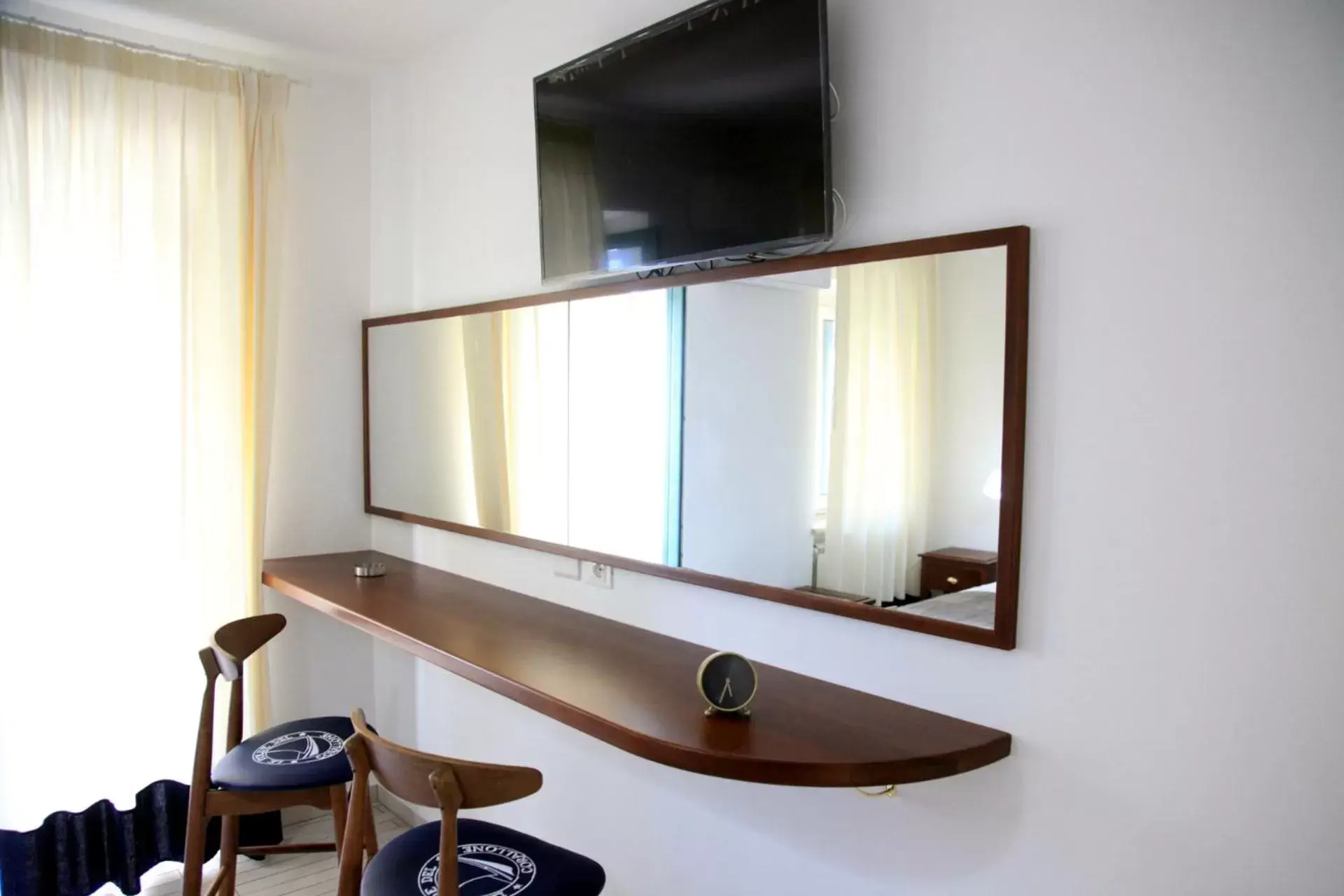 Bedroom, TV/Entertainment Center in Le Tolde del Corallone
