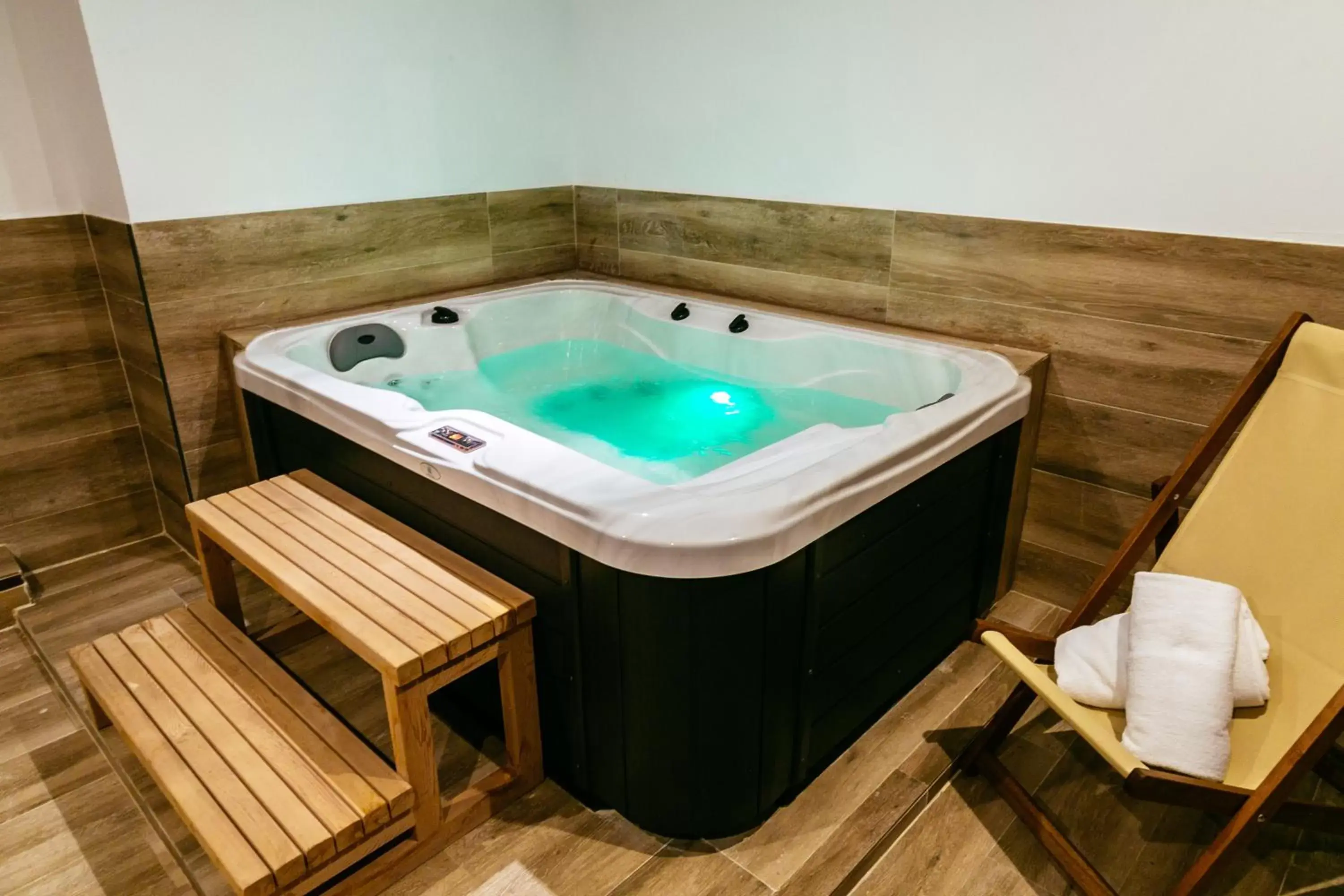 Hot Tub in Hotel El Guía