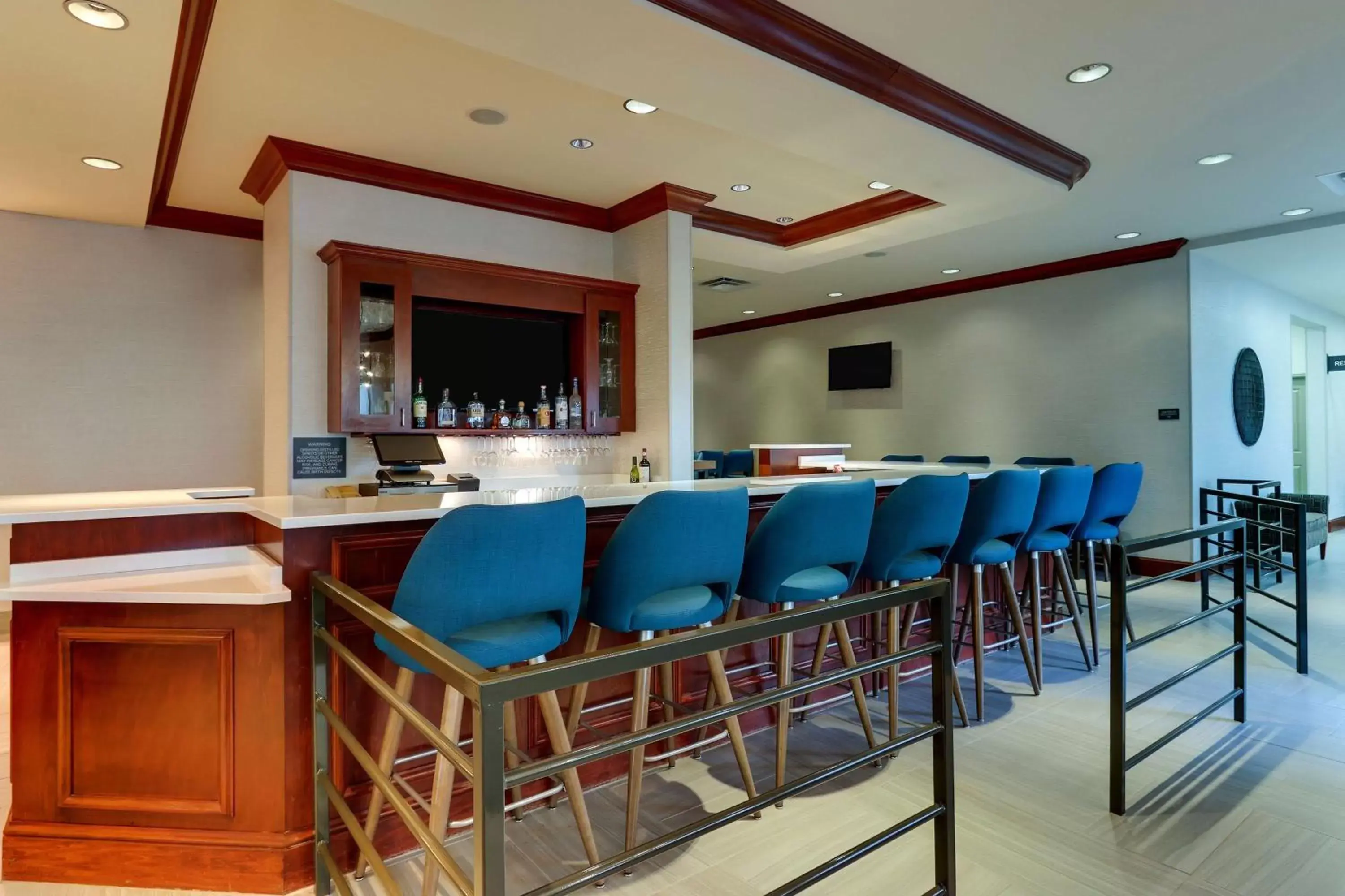 Lounge or bar in Hilton Garden Inn Indianapolis Airport