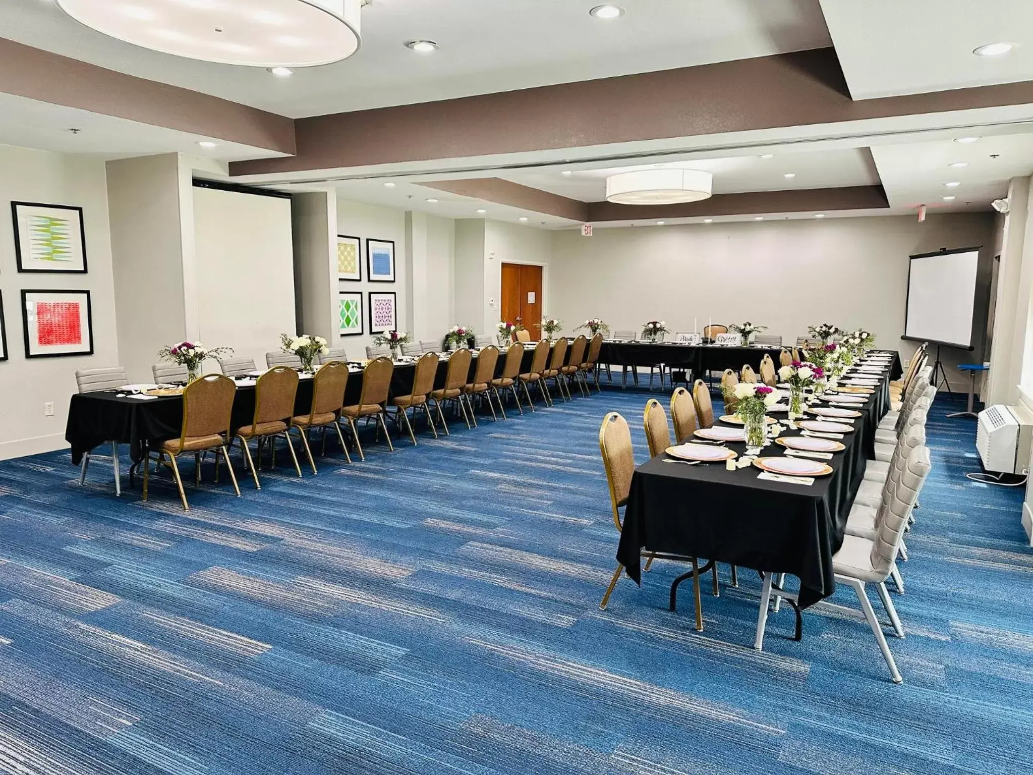 Meeting/conference room in Holiday Inn Express Hotel & Suites Mansfield, an IHG Hotel