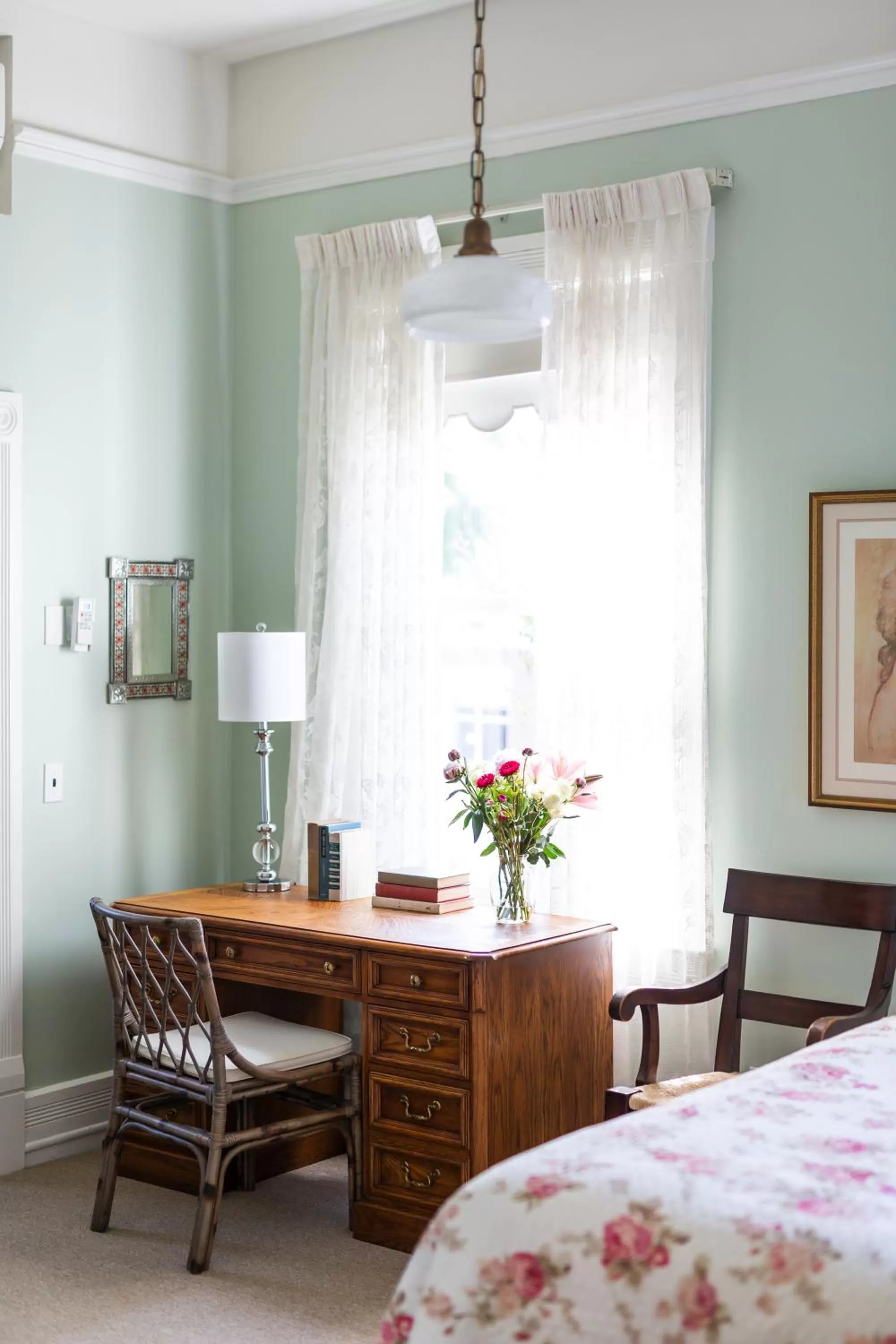 Seating area, Bed in Garden Street Inn Downtown San Luis Obispo, A Kirkwood Collection Hotel