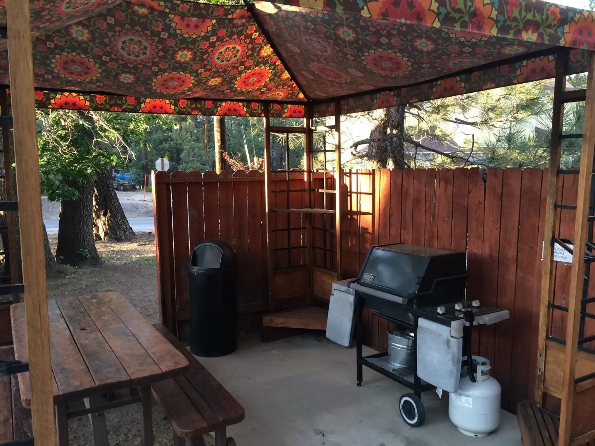 BBQ Facilities in Hillcrest Suites & Cabins