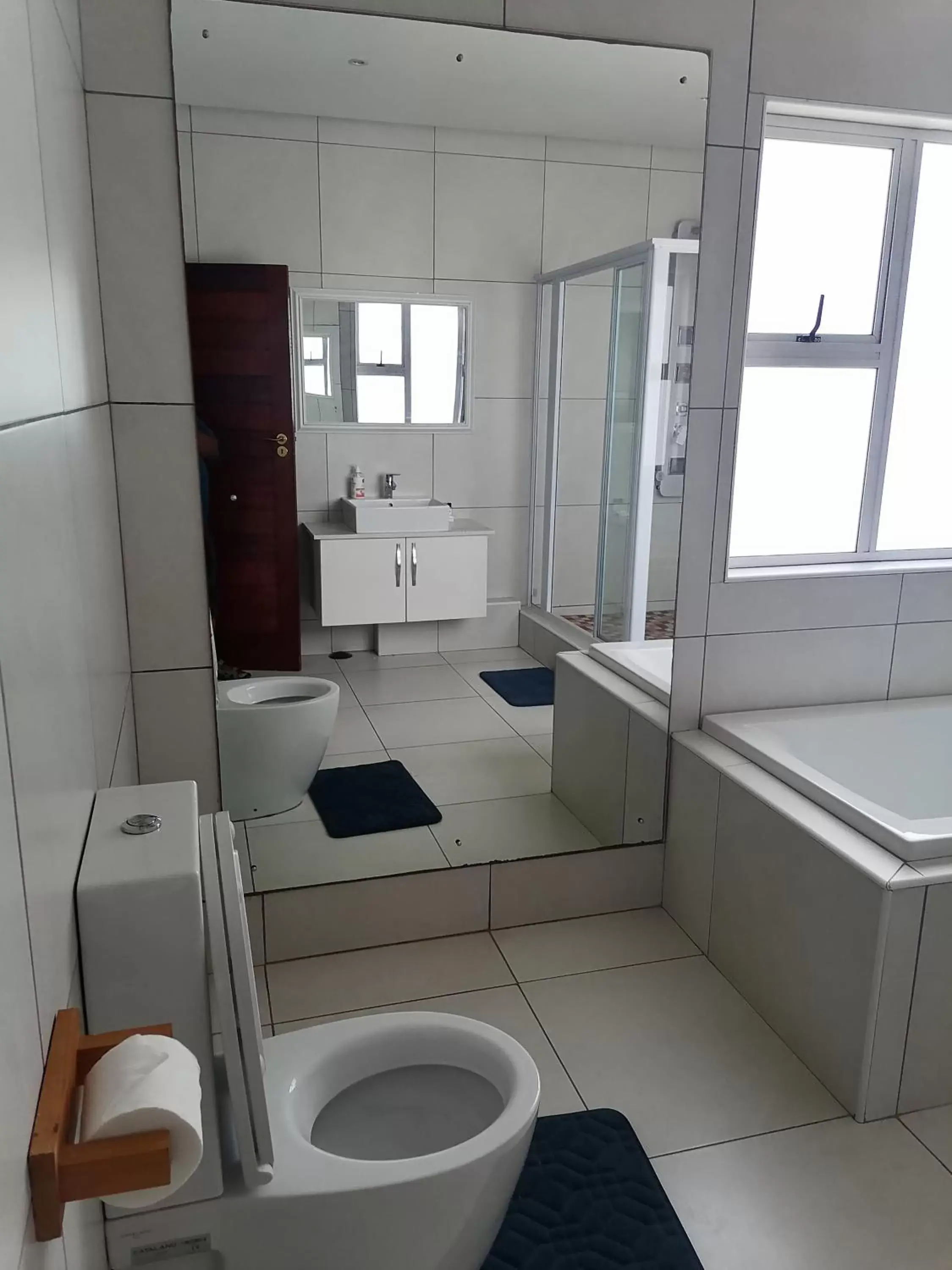 Bathroom in Margate Beach Lodge