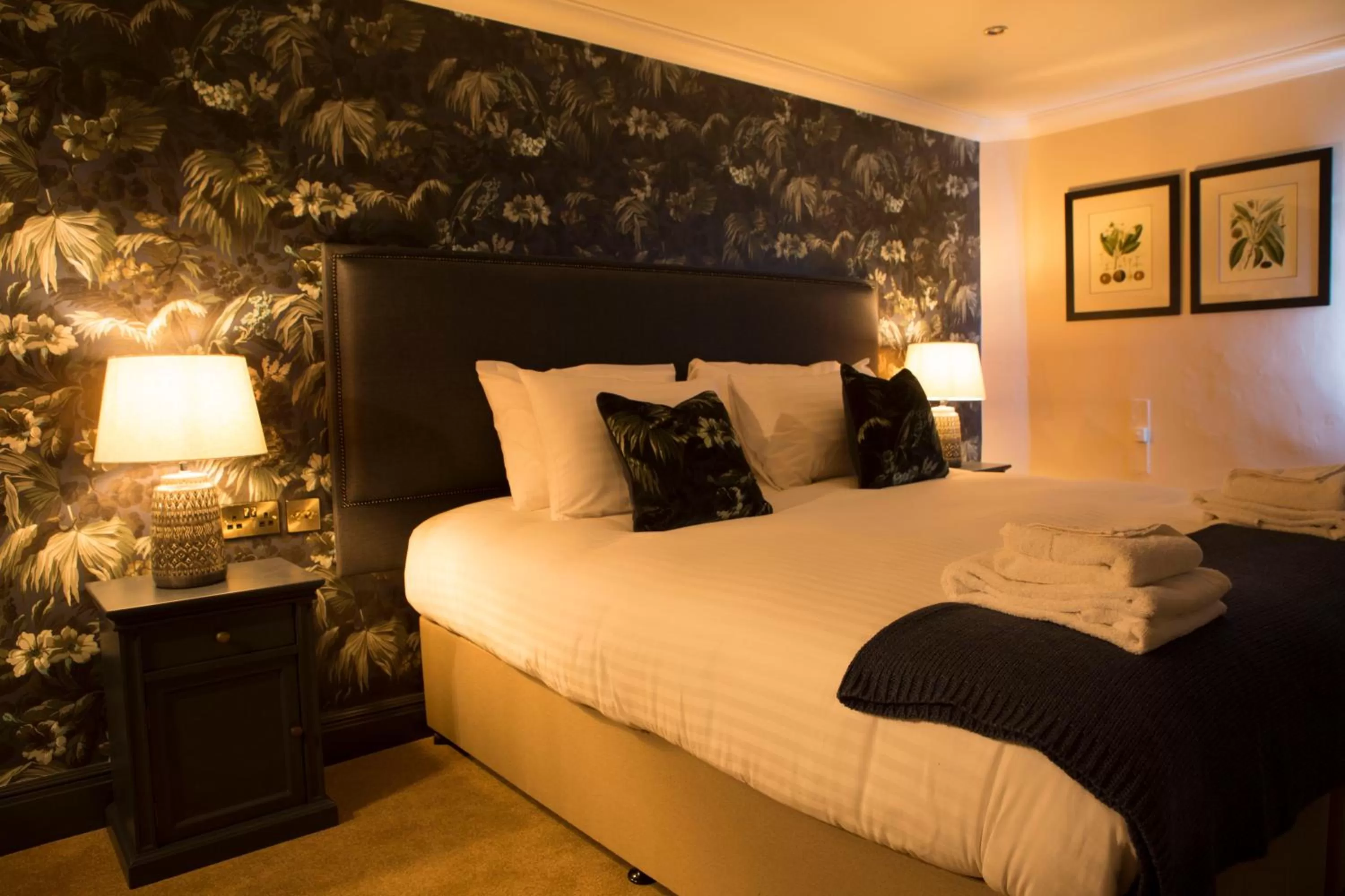 Bed in Wynnstay Arms, Ruabon, Wrexham