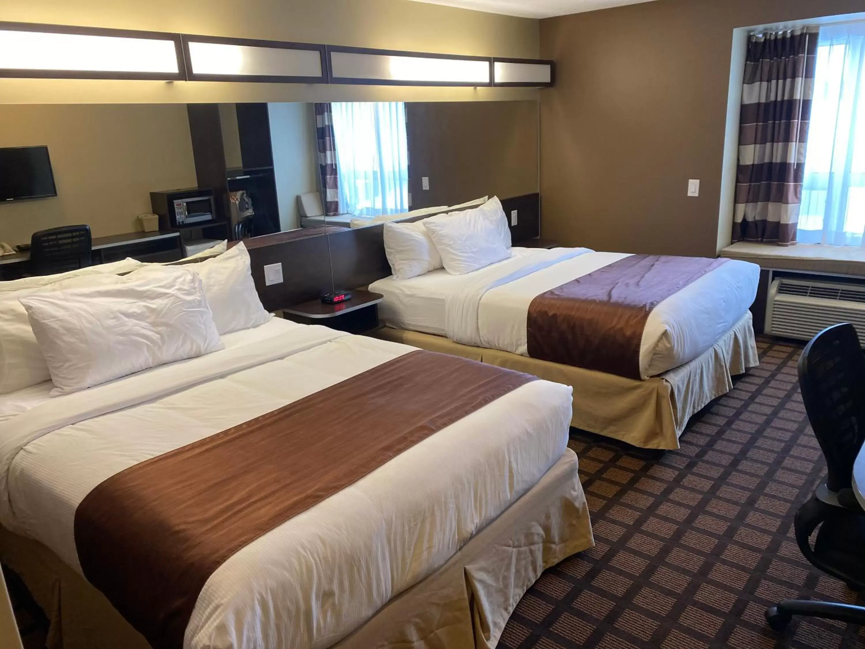 Bedroom, Bed in Microtel Inn & Suites by Wyndham - Timmins
