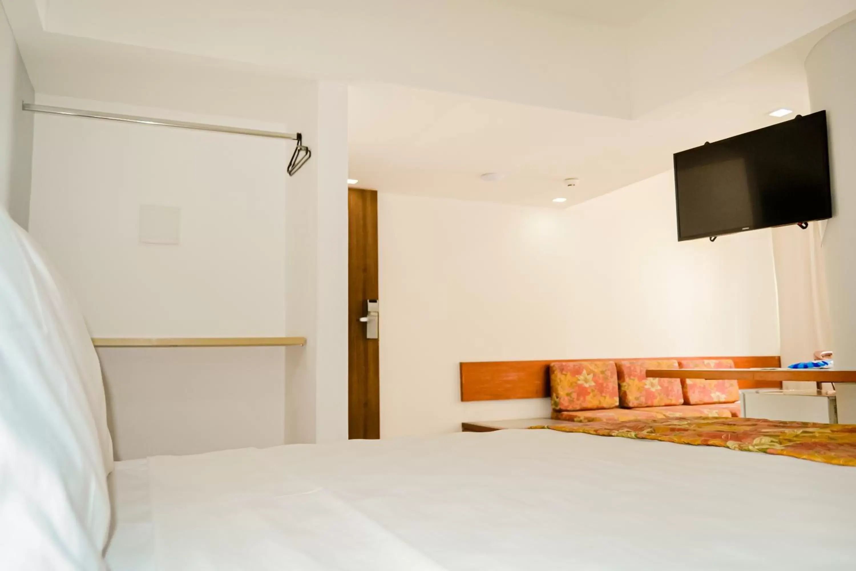 Photo of the whole room, Bed in Aram Beach Boa Viagem