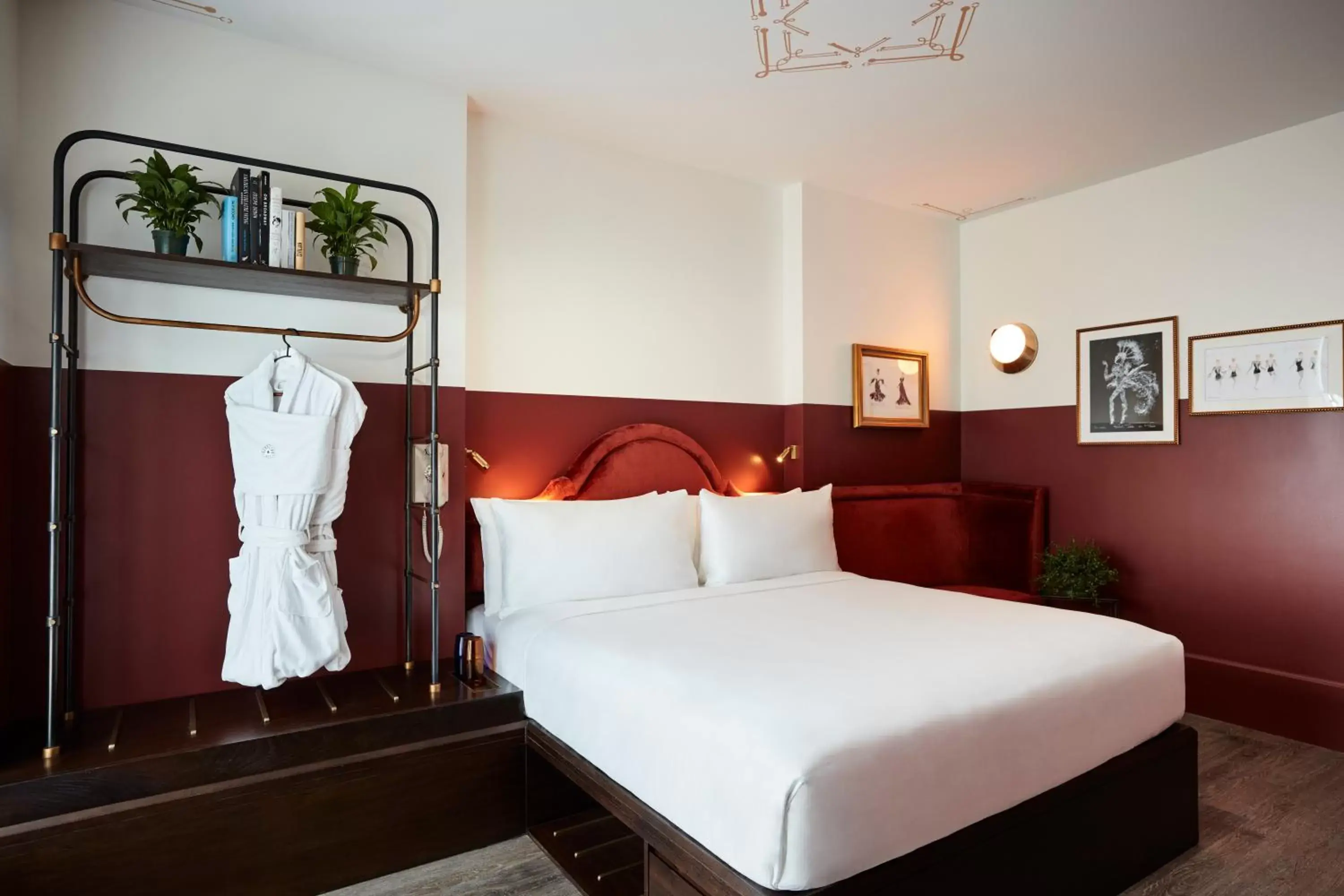 Bedroom, Bed in CIVILIAN Hotel