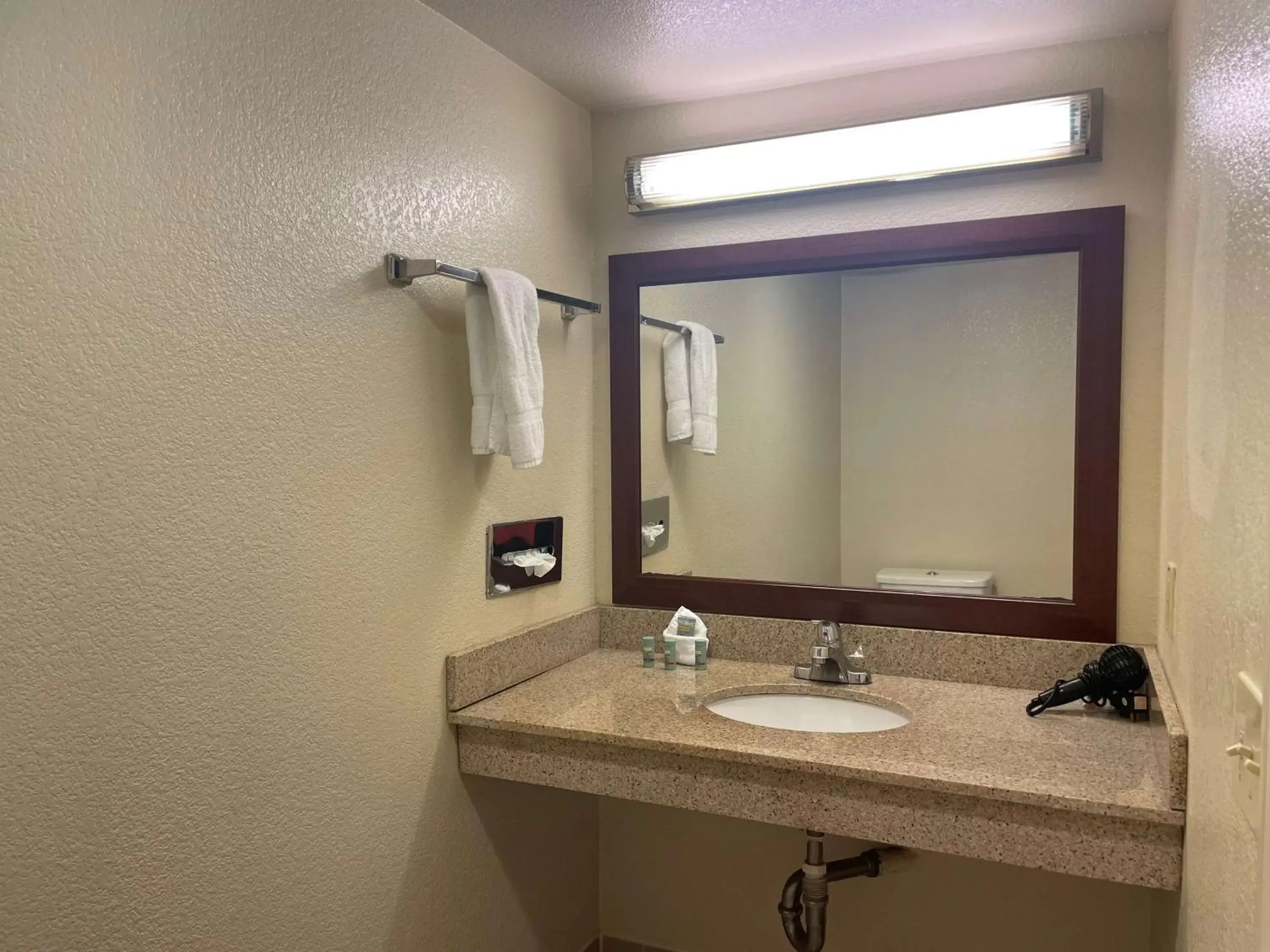 Bathroom in SureStayPlus Hotel by Best Western San Jose Central City