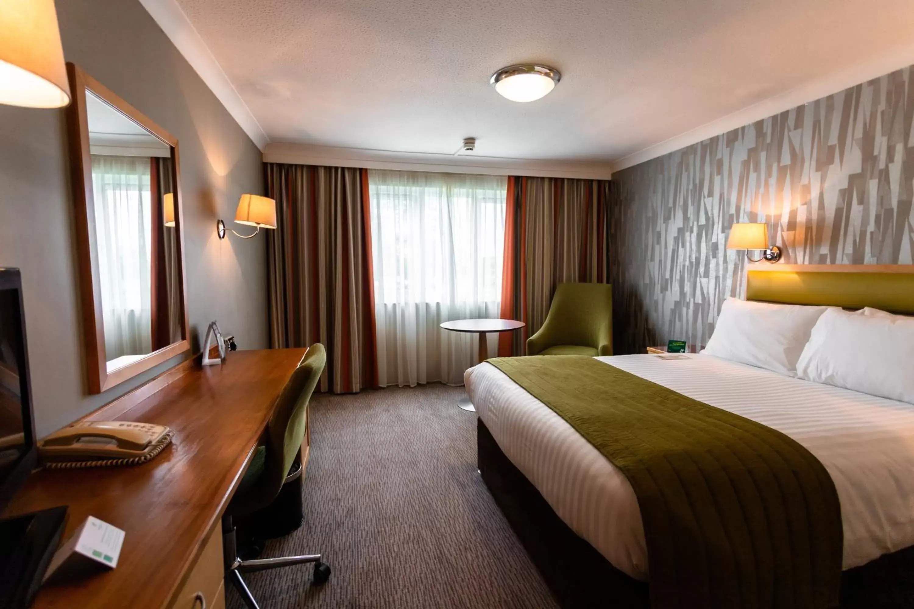 Photo of the whole room in Holiday Inn A55 Chester West, an IHG Hotel