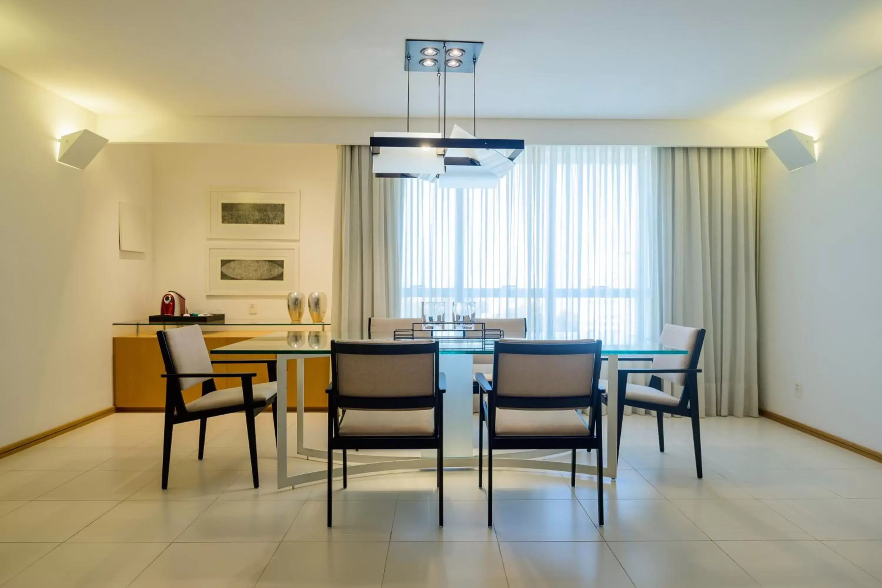 Seating area, Dining Area in Hotel Luzeiros São Luis