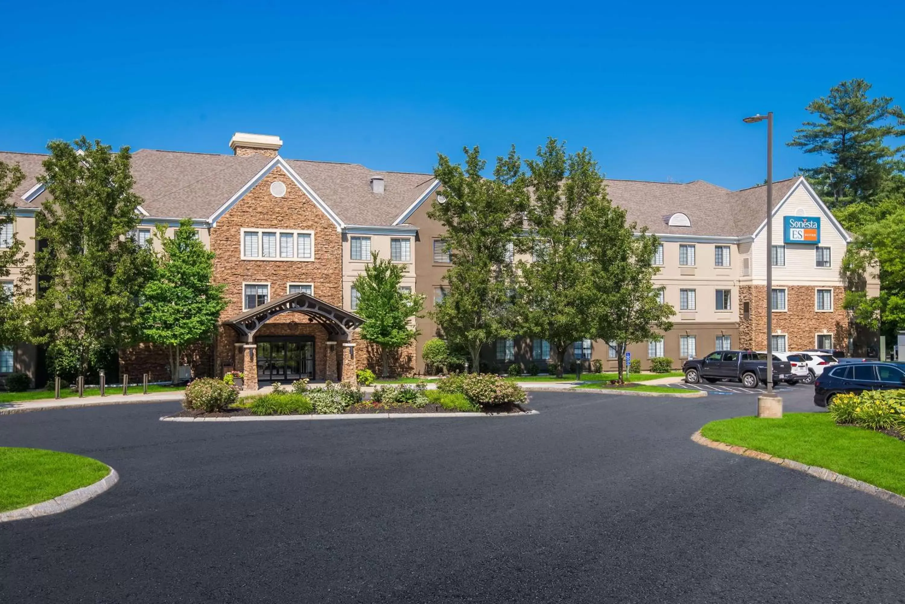 Property building in Sonesta ES Suites Andover Boston Property building in Sonesta ES Suites Andover Boston