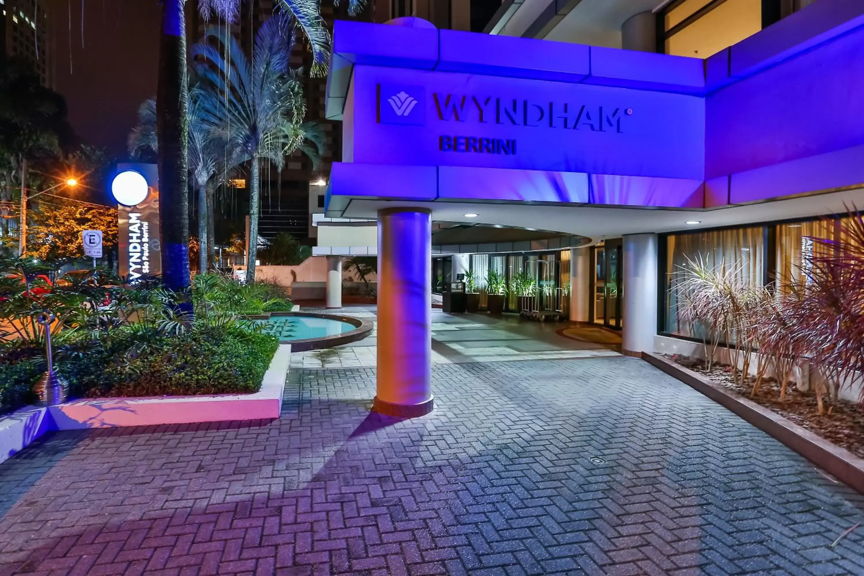 Facade/entrance in Wyndham São Paulo Berrini Facade/entrance in Wyndham São Paulo Berrini