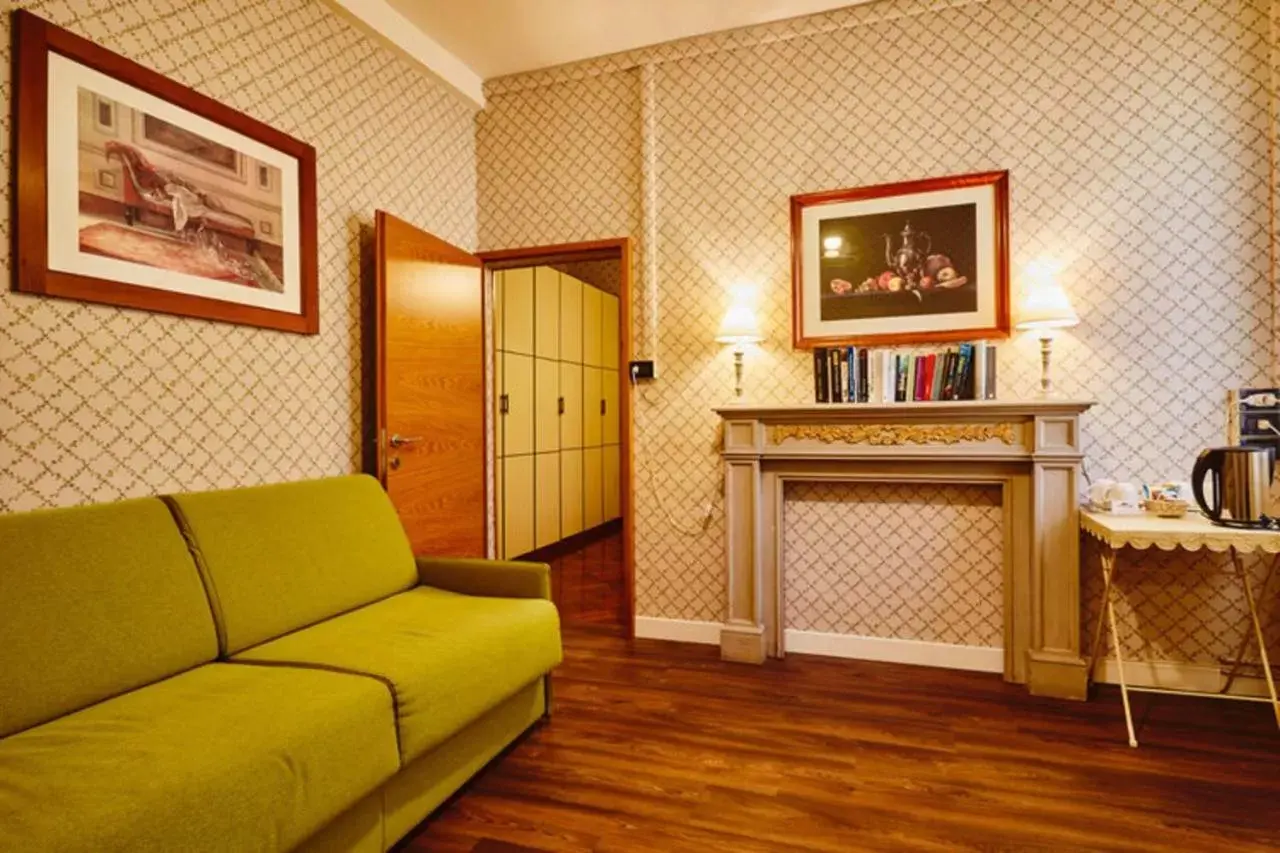 Living room, Seating Area in Hotel Il Guercino