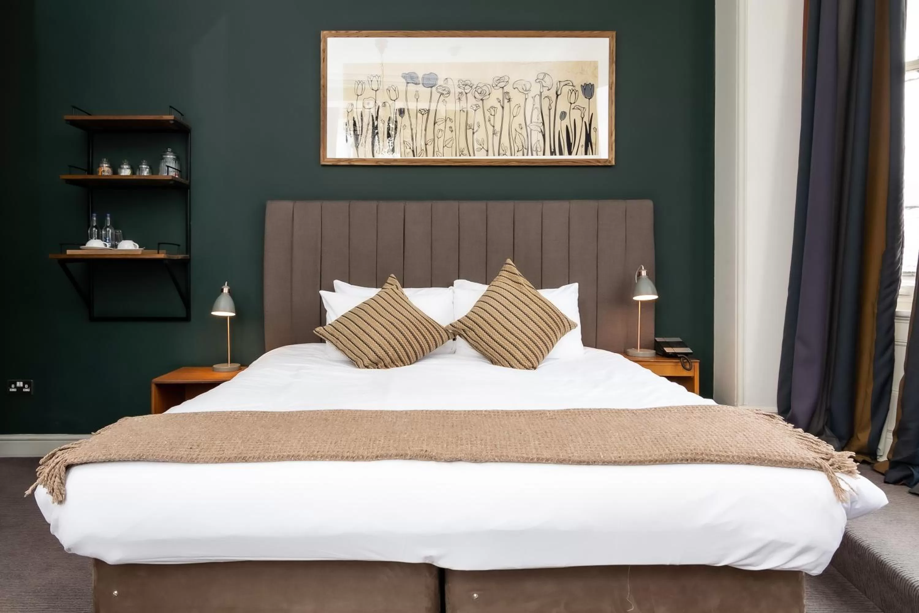 Bed in Kew Gardens Hotel