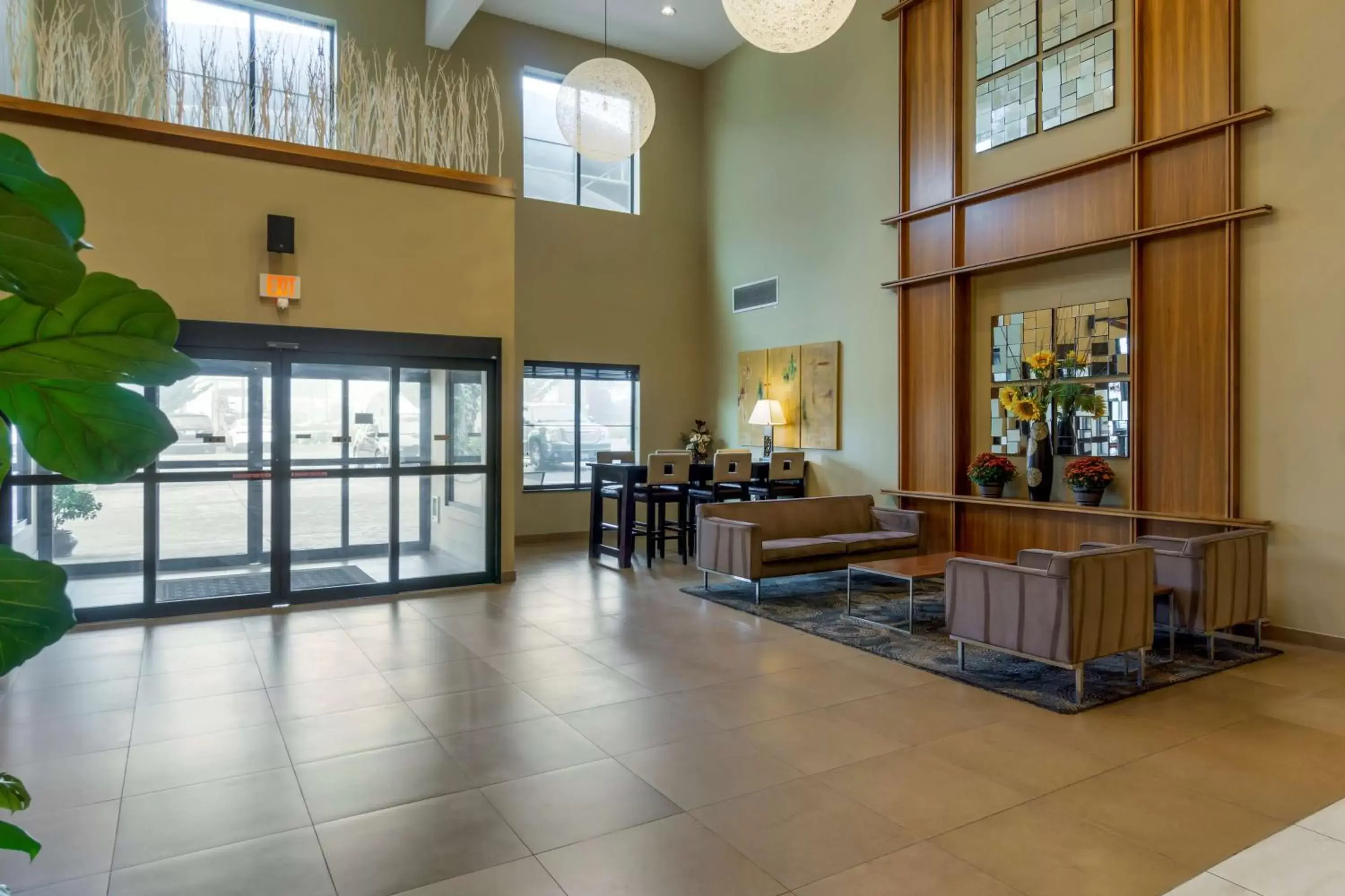 Lobby or reception in Best Western Plus Lacey Inn & Suites