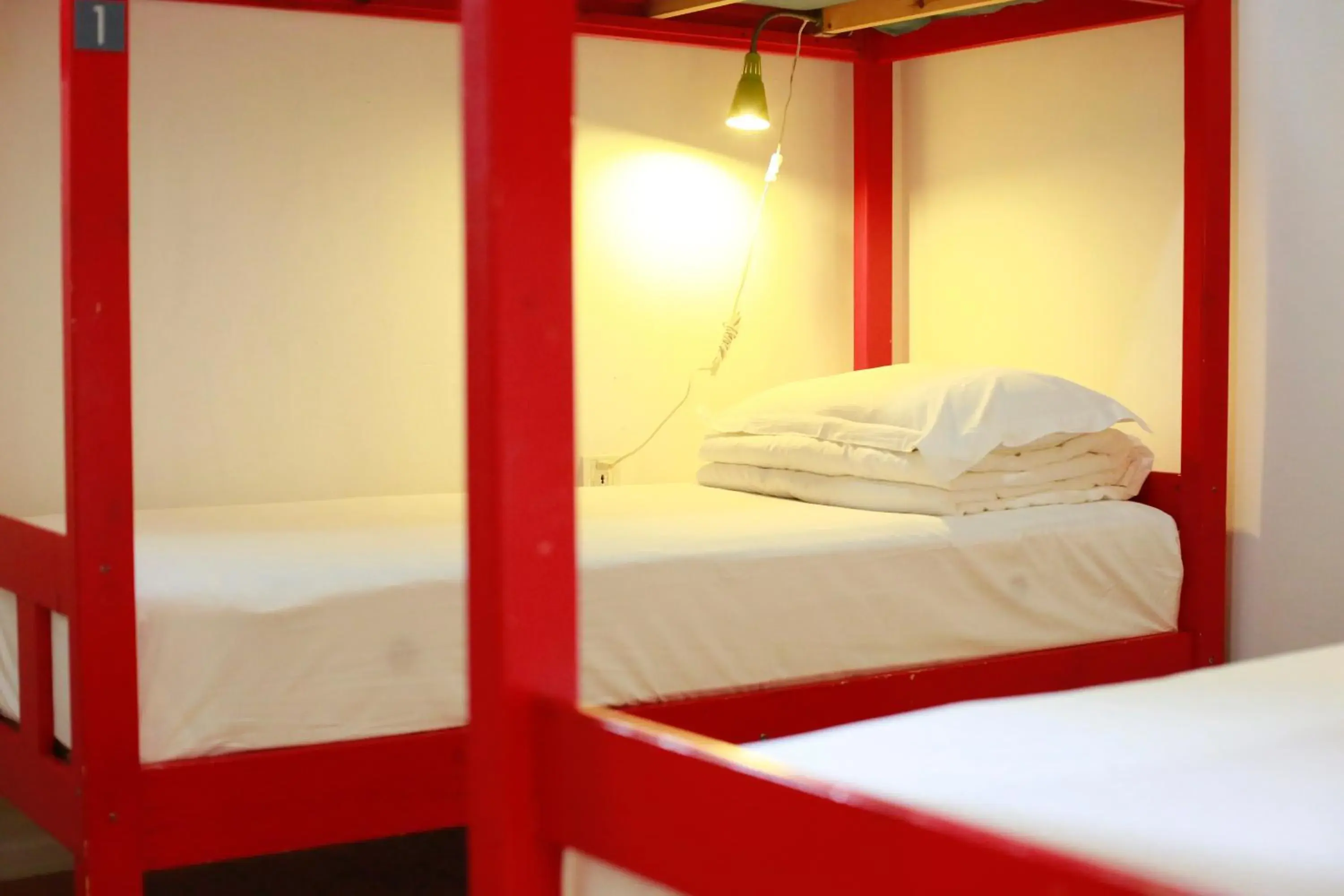 bunk bed, Bed in Peking International Youth Hostel