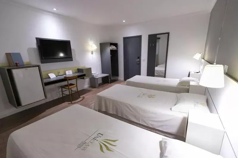 Bedroom, Bed in Uniclass Hotel Pinheiros