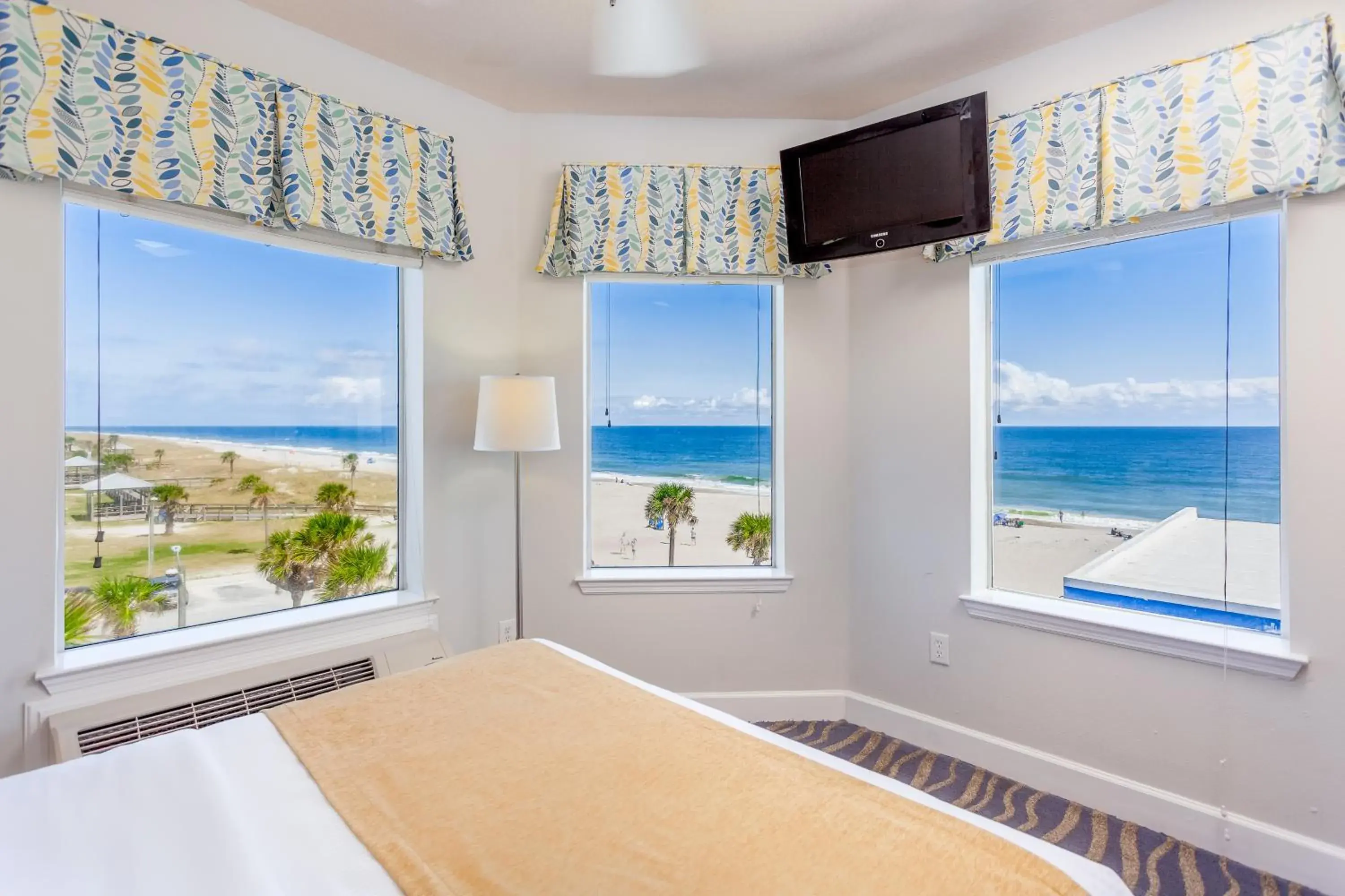 Bedroom, Sea View in Seaside Amelia Inn - Amelia Island