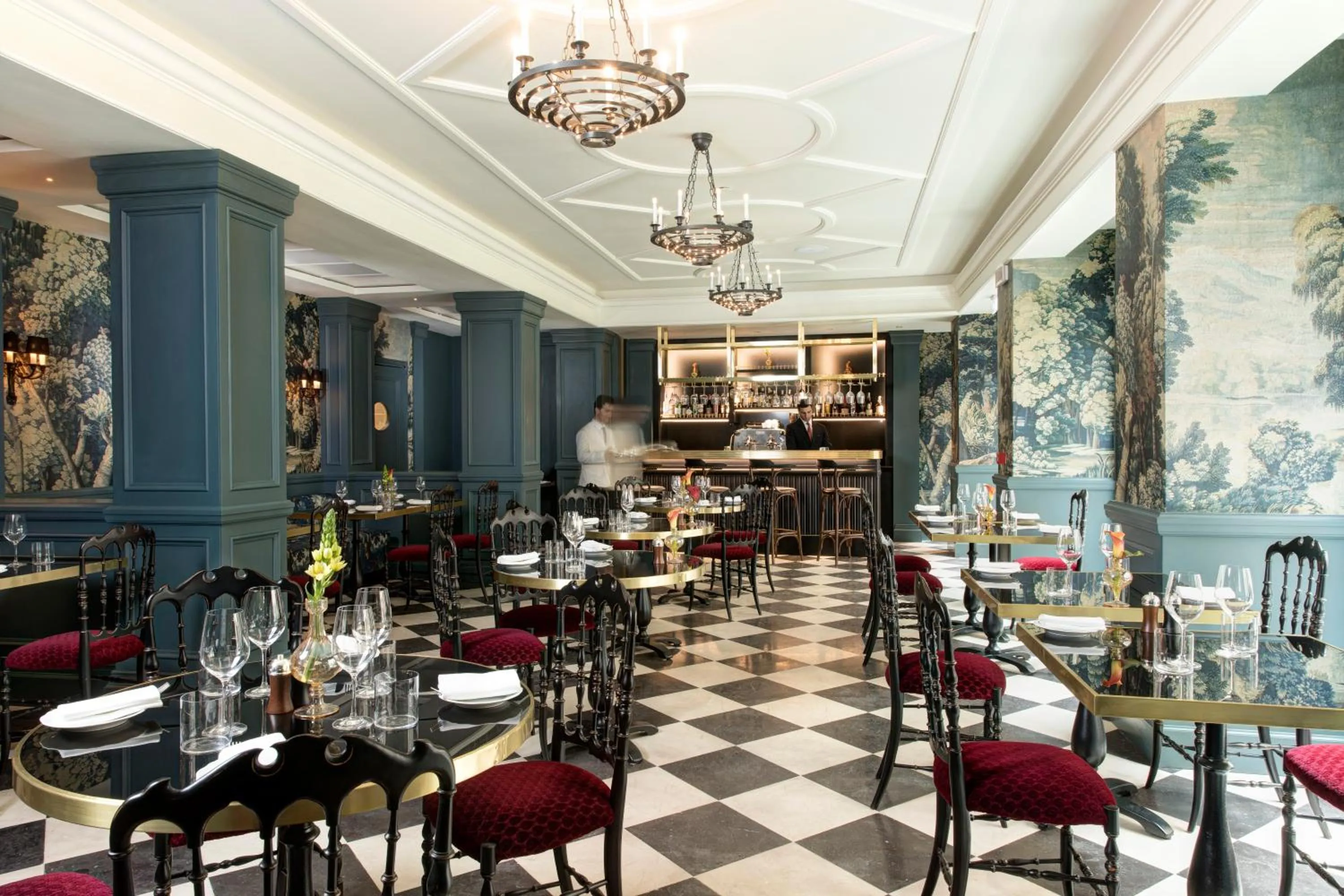 Restaurant/places to eat in Rocco Forte Hotel De La Ville