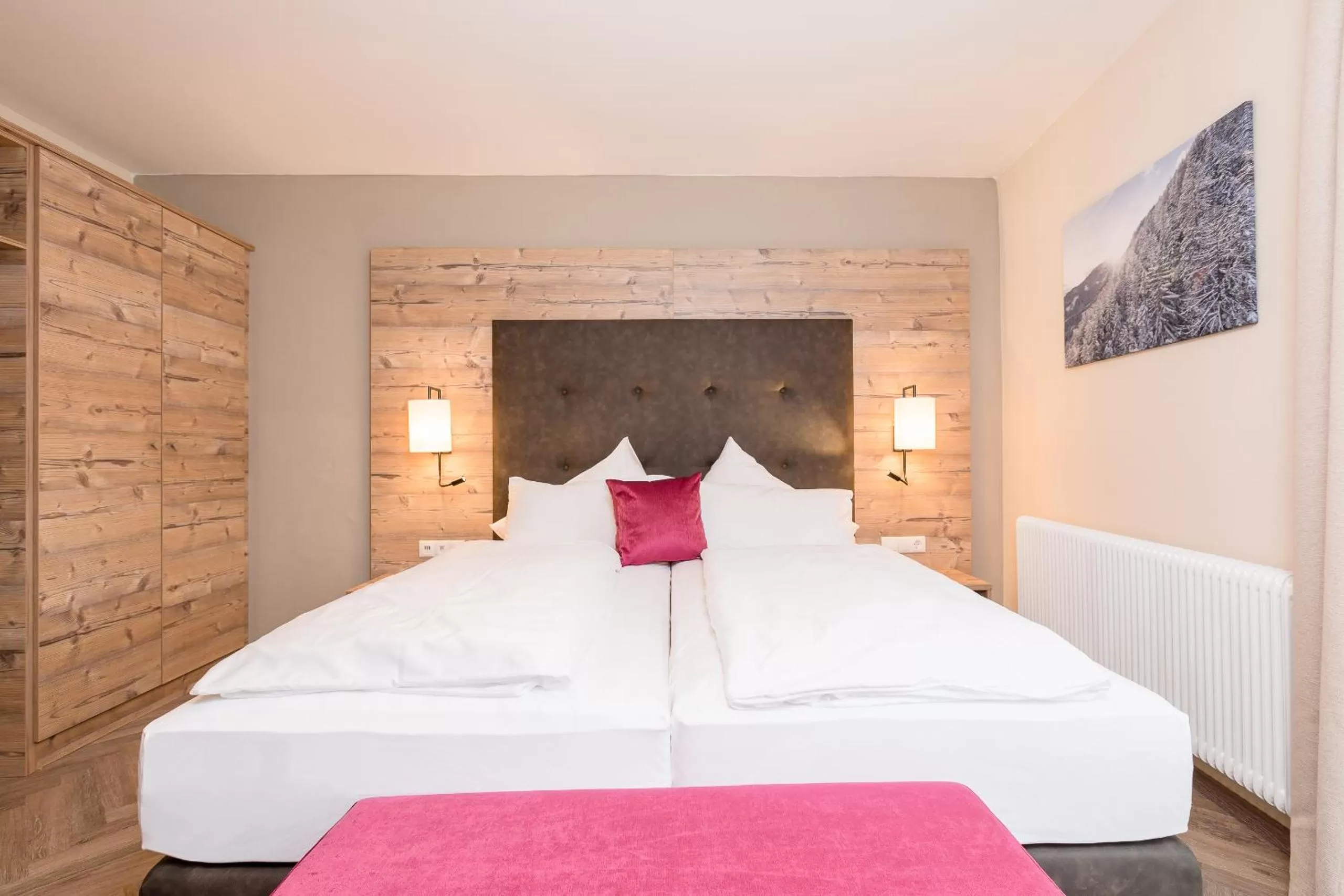 Bedroom, Bed in Alpenhotel Tirolerhof