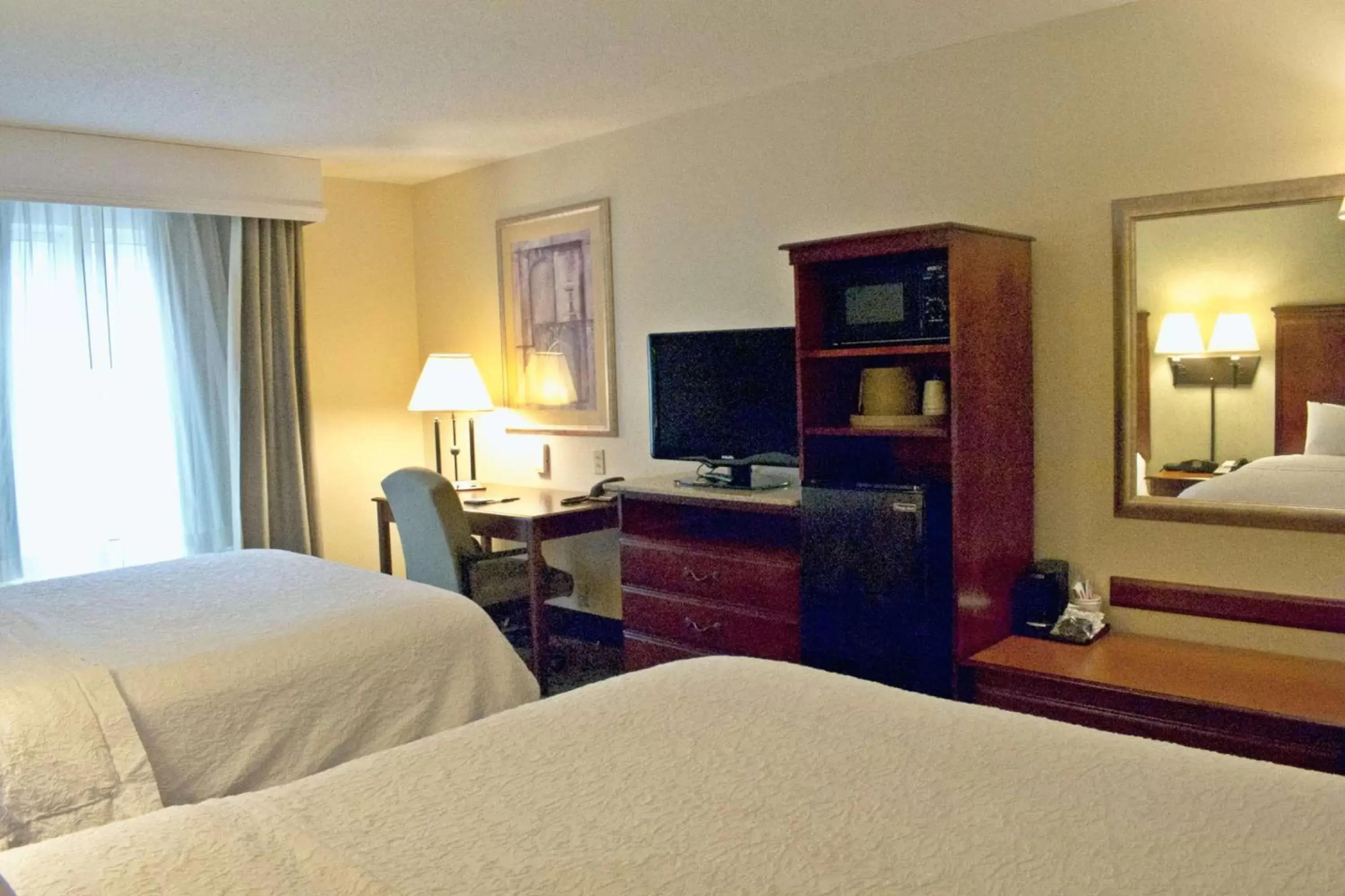 Bedroom, Bed in Hampton Inn Ithaca