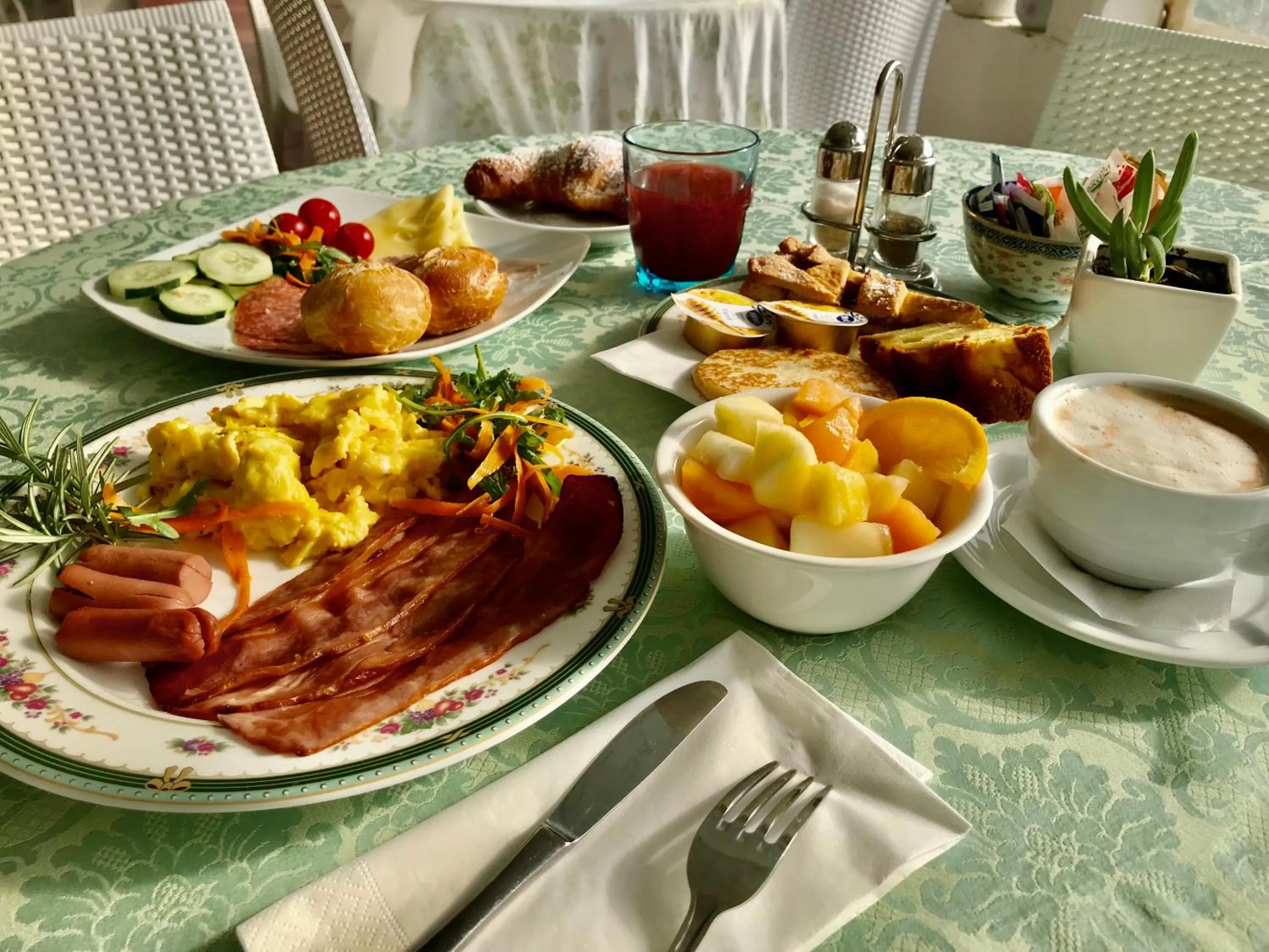 Breakfast in Hotel Stefania Boutique Hotel by the Beach