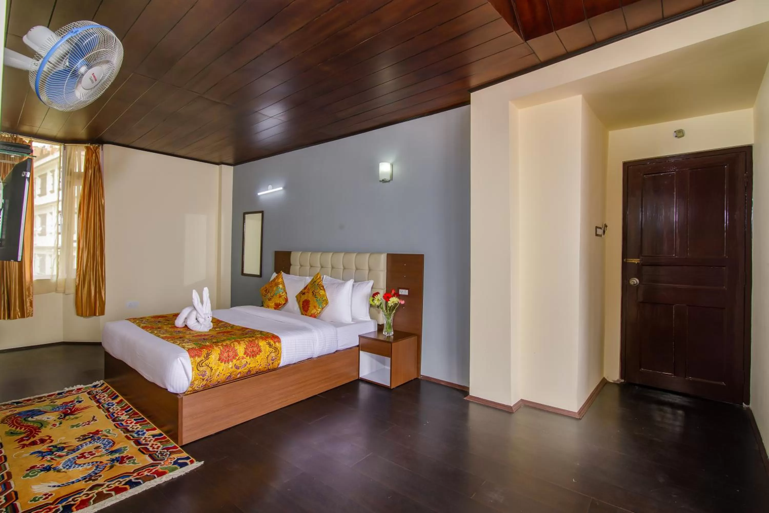 Bedroom, Bed in Muscatel Grand Silkroute - 300 Mts from MG Marg