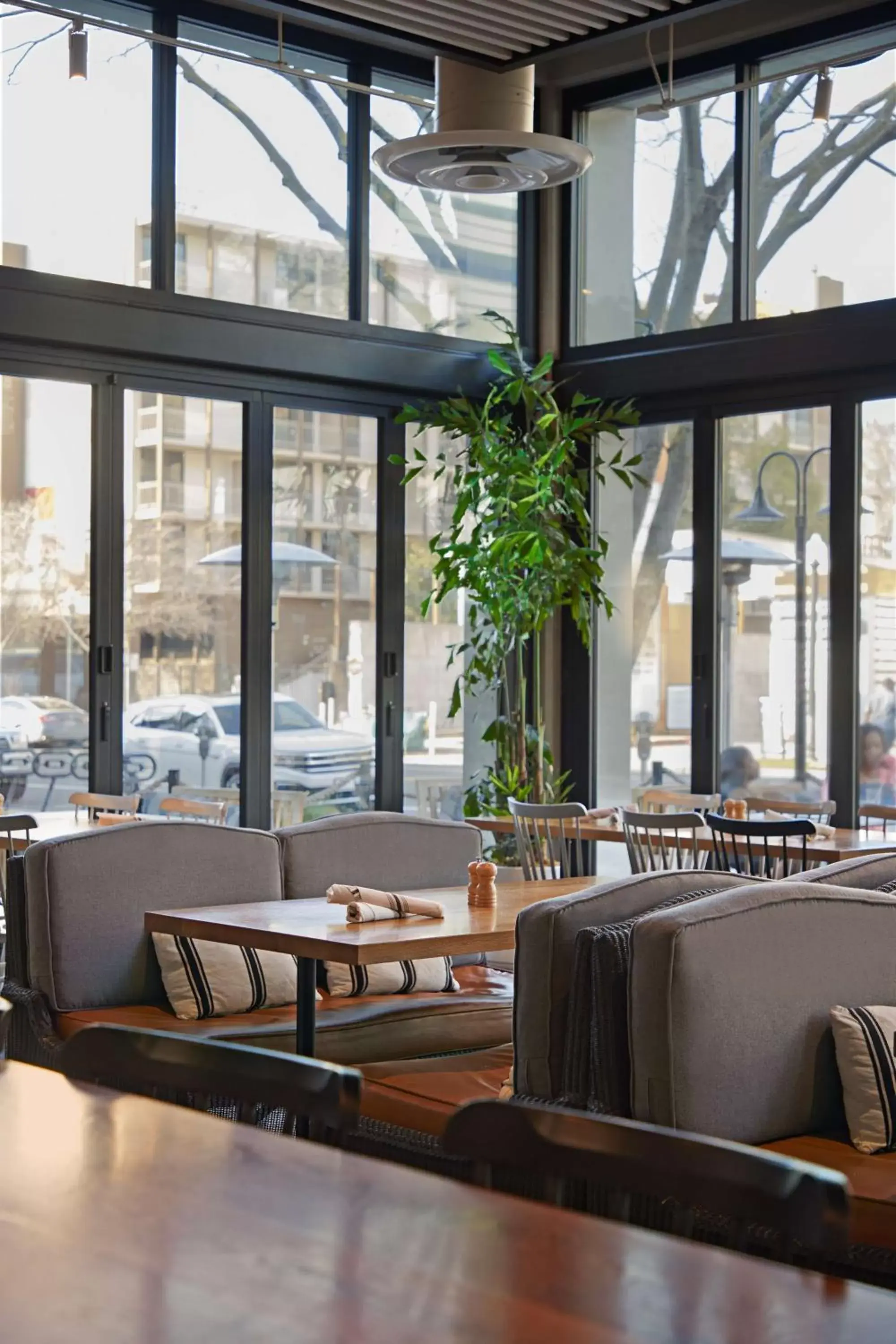 Restaurant/places to eat in Tapestry By Hilton The Fort Sutter Hotel Sacramento, Ca Restaurant/places to eat in Tapestry By Hilton The Fort Sutter Hotel Sacramento, Ca