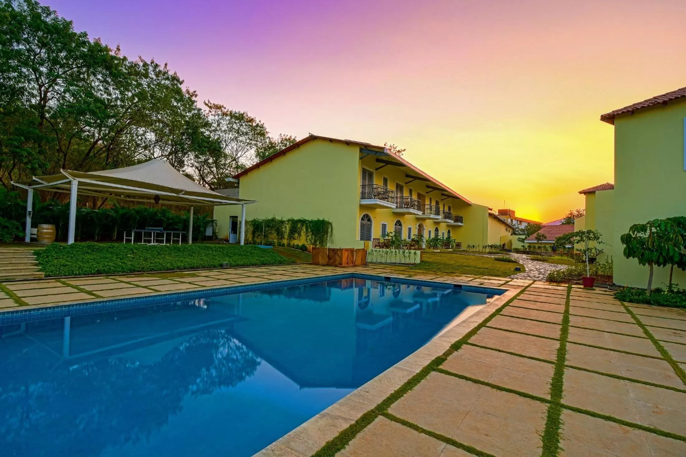 Swimming pool in The Source At Sula