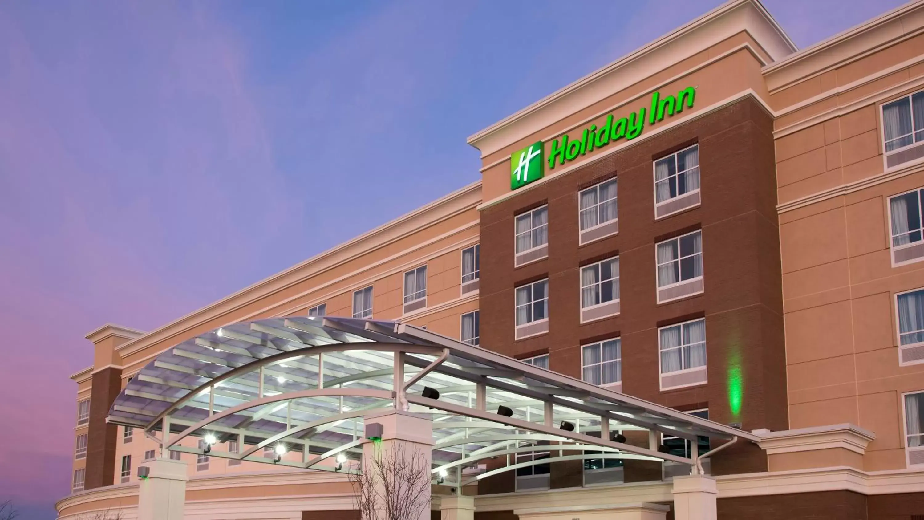 Property Building in Holiday Inn Indianapolis Airport, an IHG Hotel