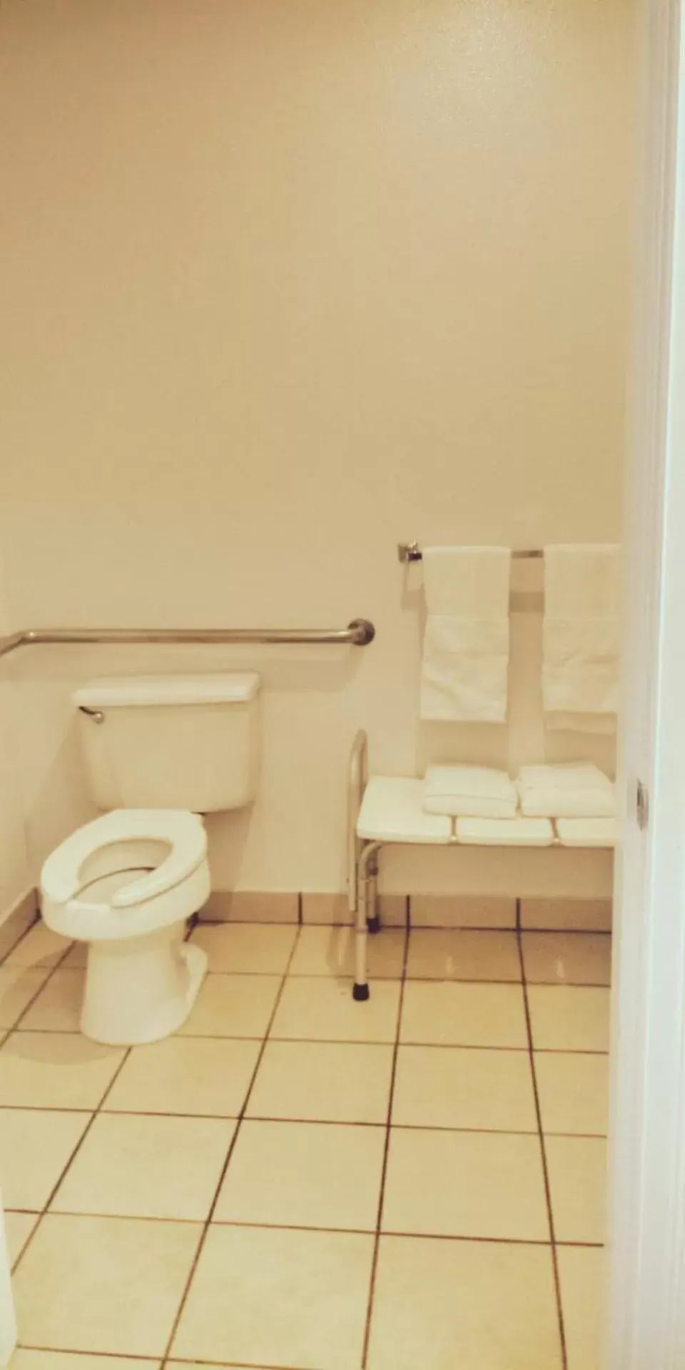 Toilet, Bathroom in GuestHouse Inn Enumclaw