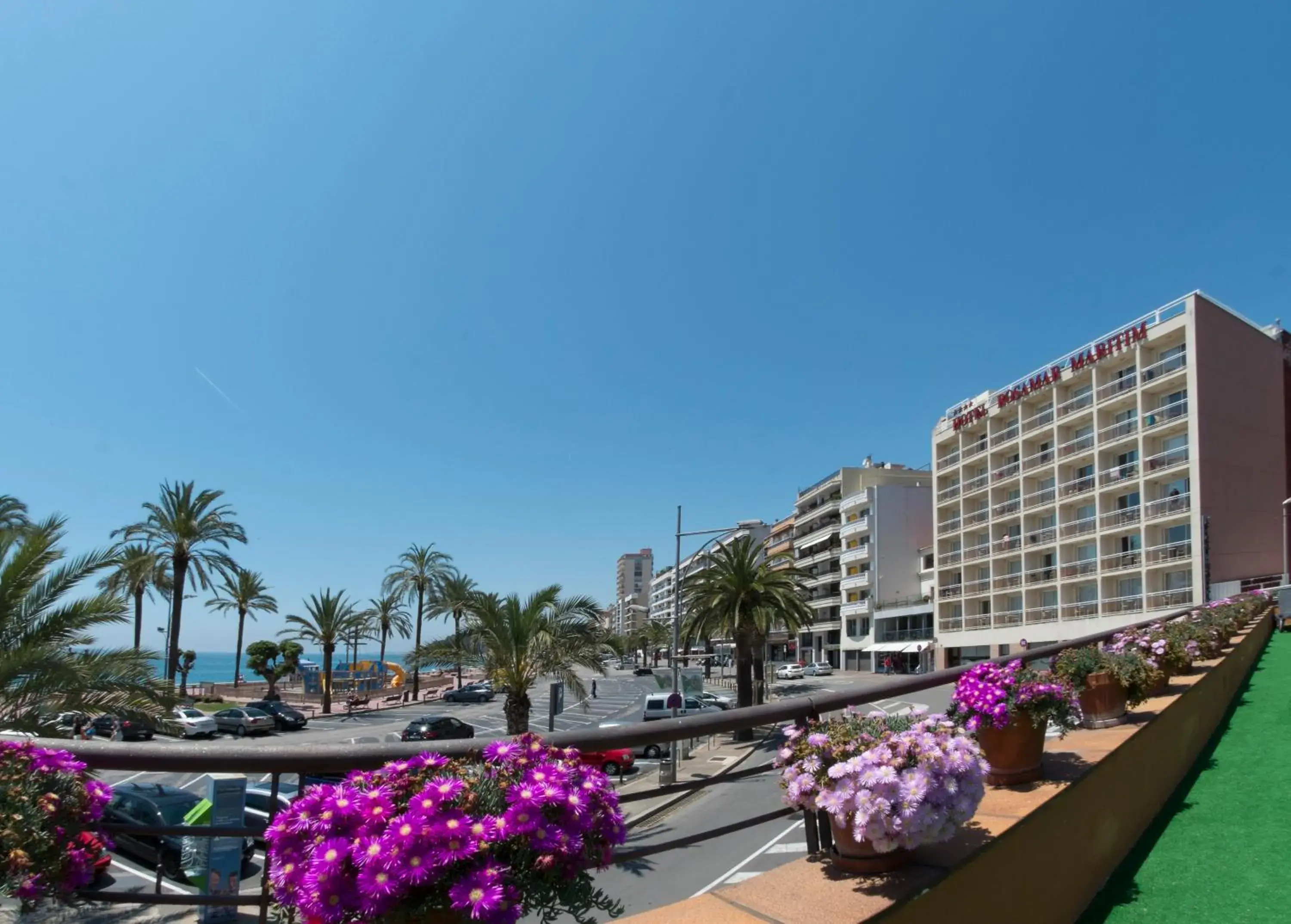 Facade/entrance in Hotel Rosamar Maritim