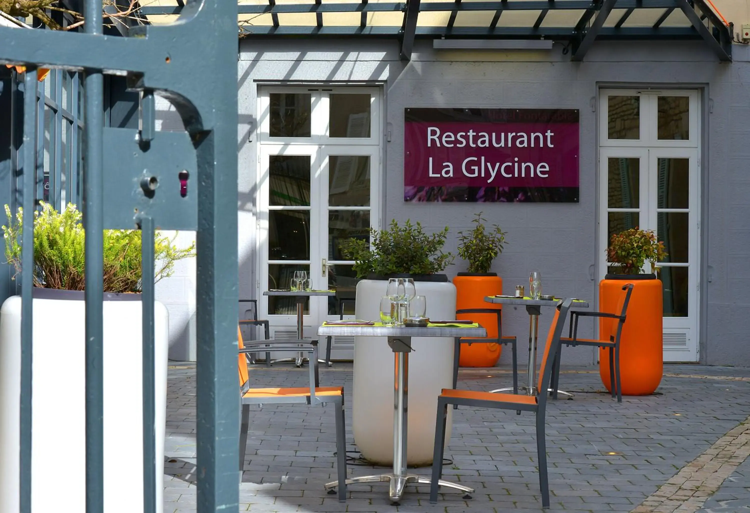 Restaurant/places to eat in Logis Le Fontarabie