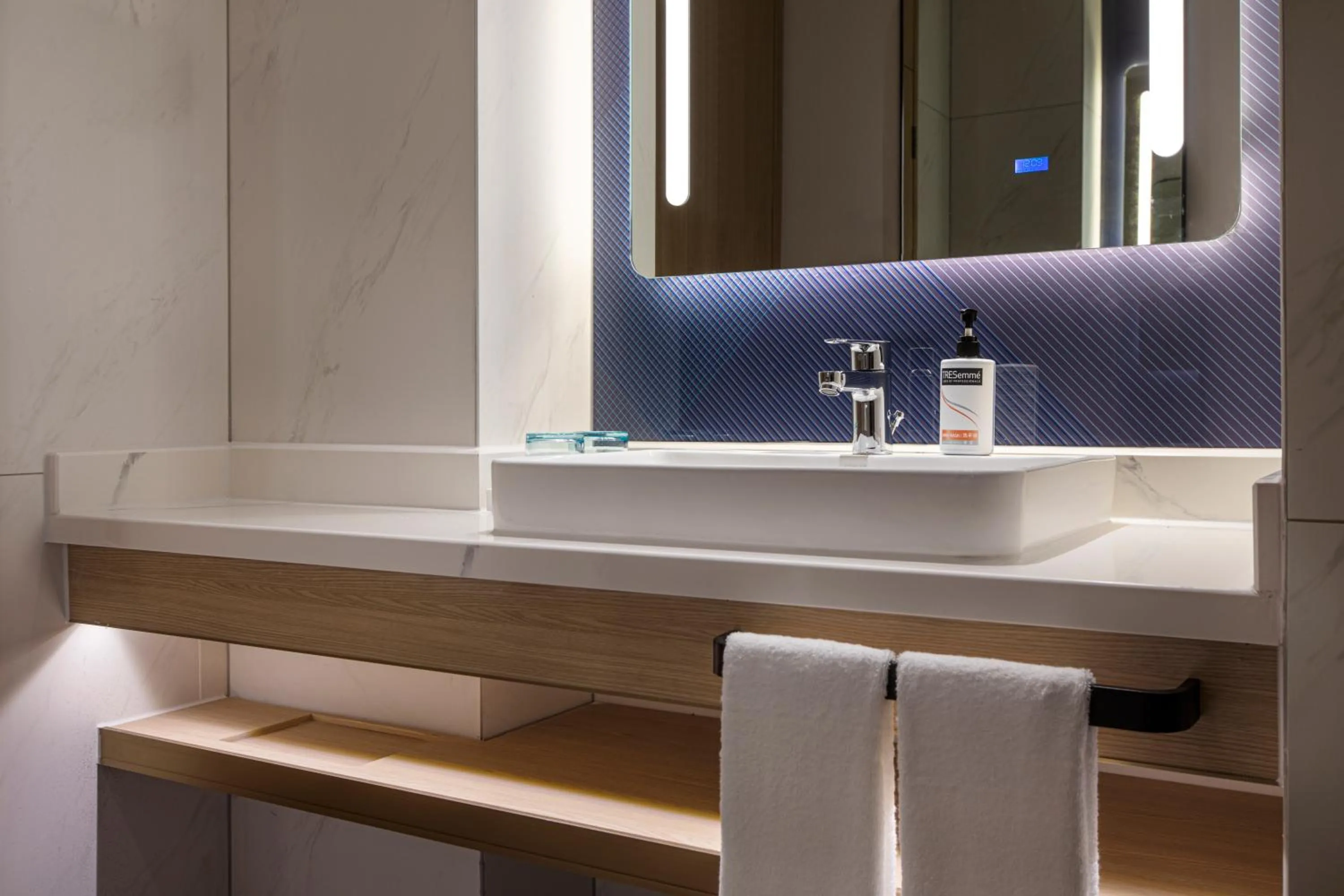 Bathroom in Holiday Inn Express Beijing Yizhuang Center by IHG