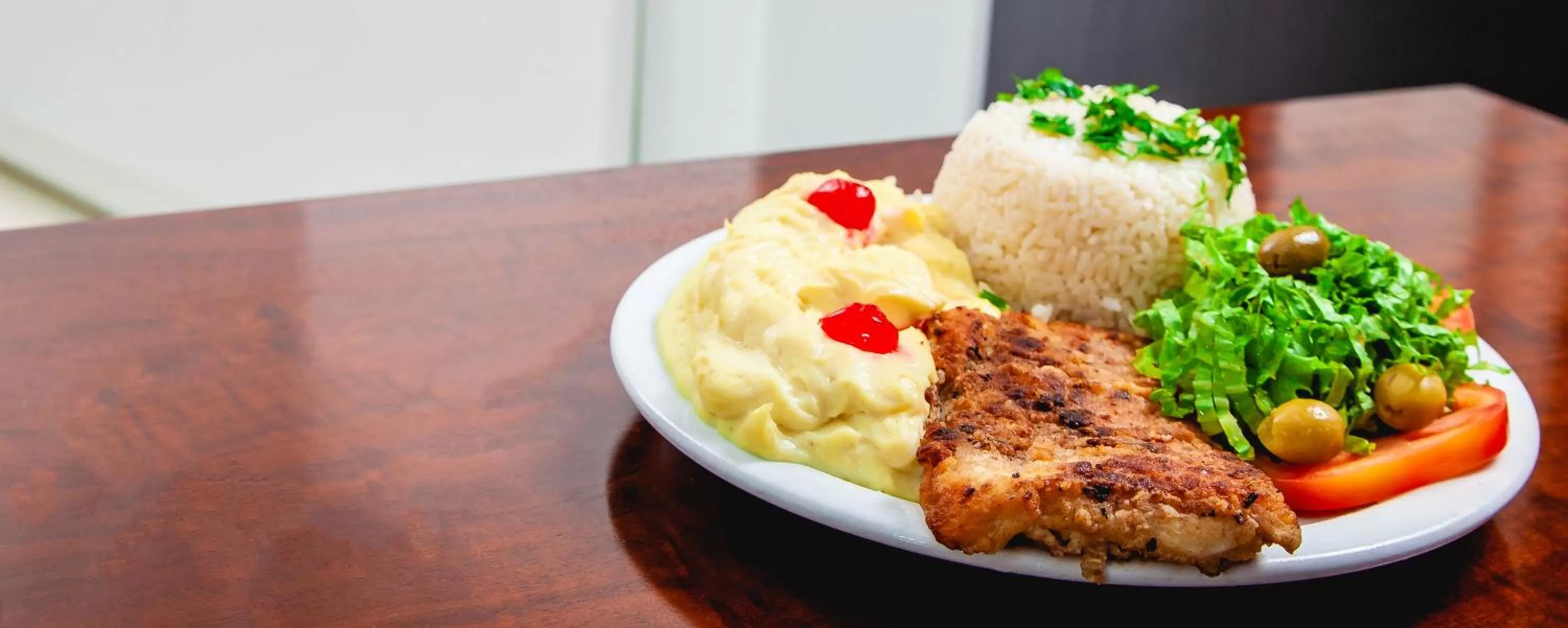 Restaurant/places to eat in Capri Hotel