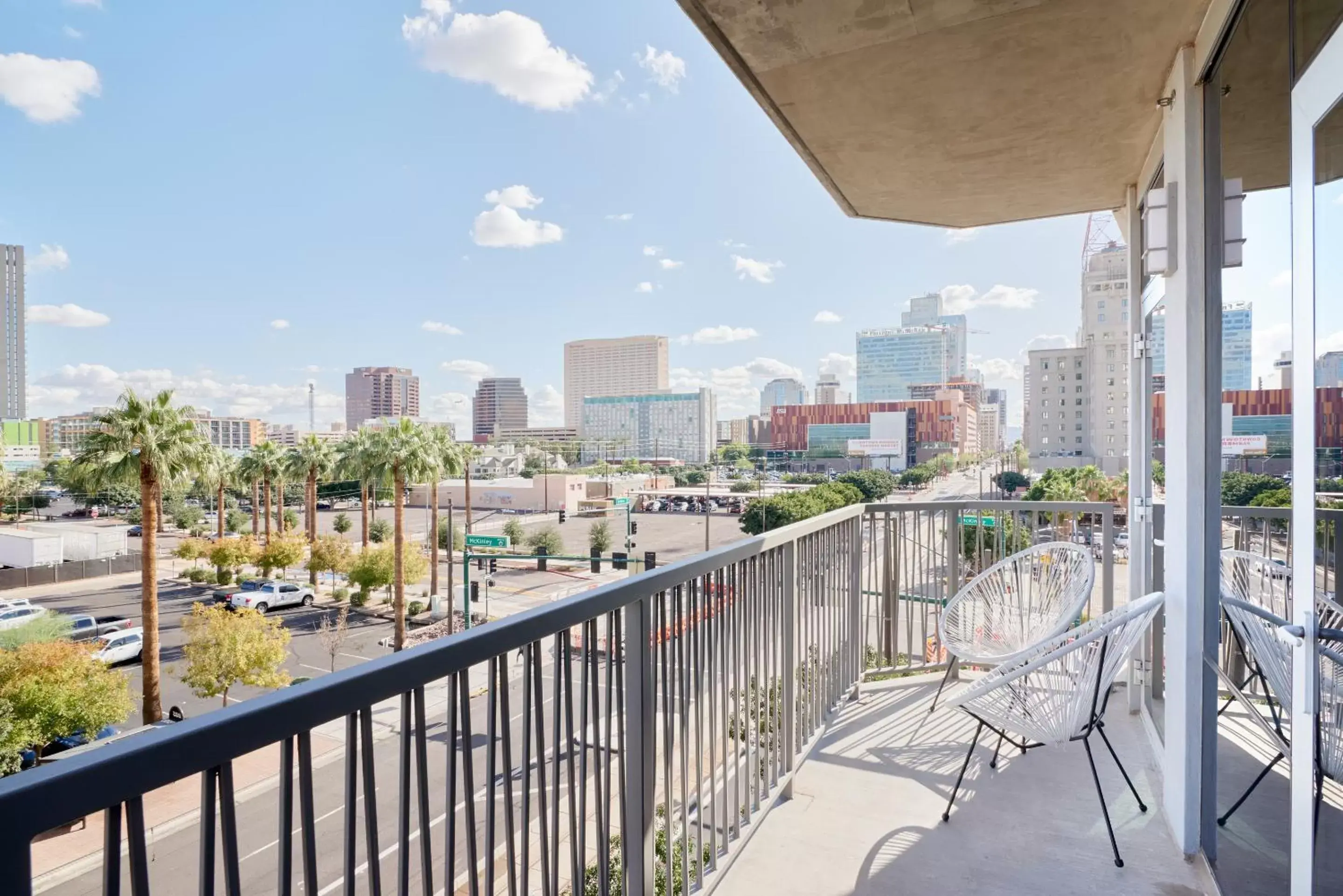 Living room, Balcony/Terrace in Sonder at McKinley