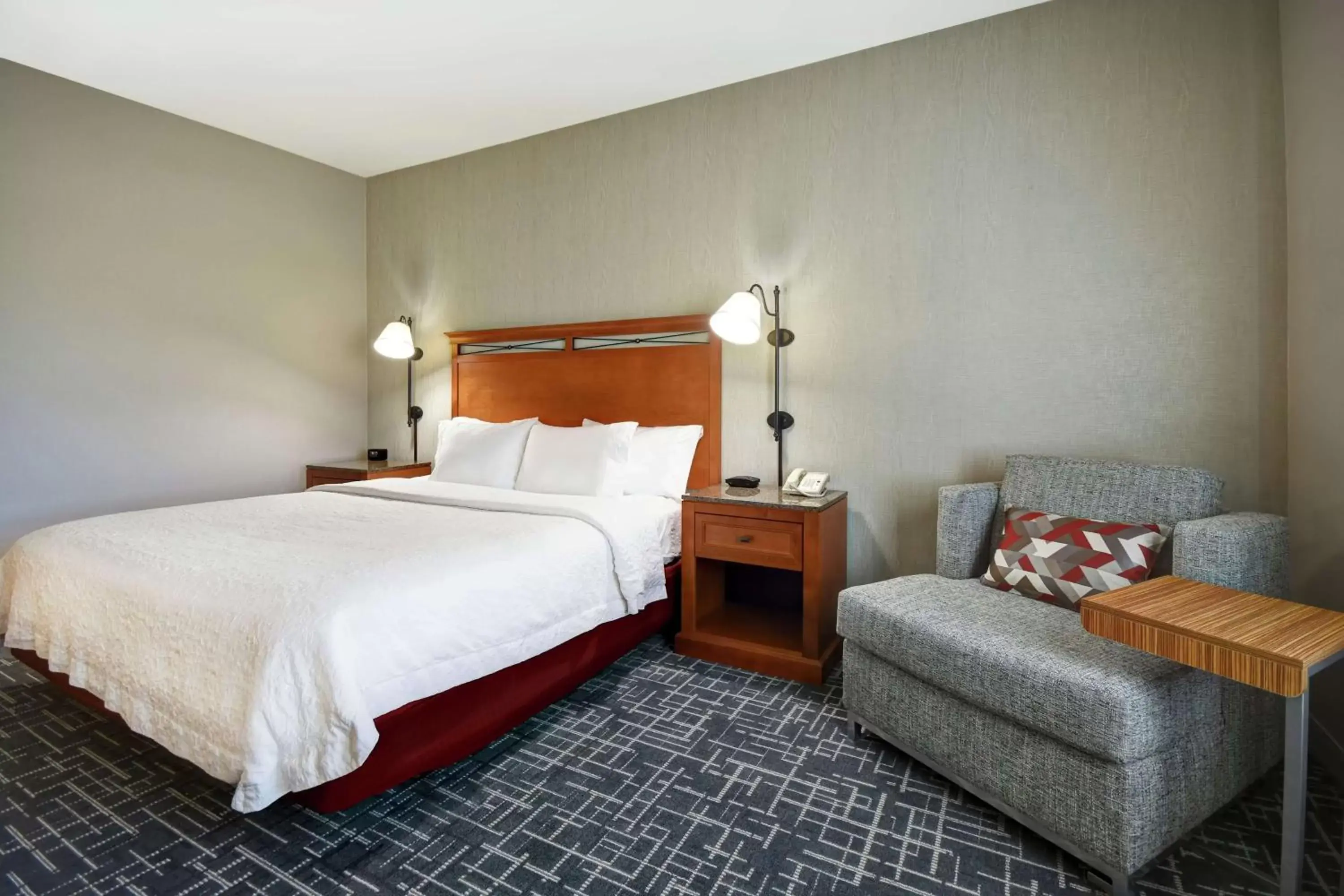 Bed in Hampton Inn & Suites Salt Lake City-West Jordan