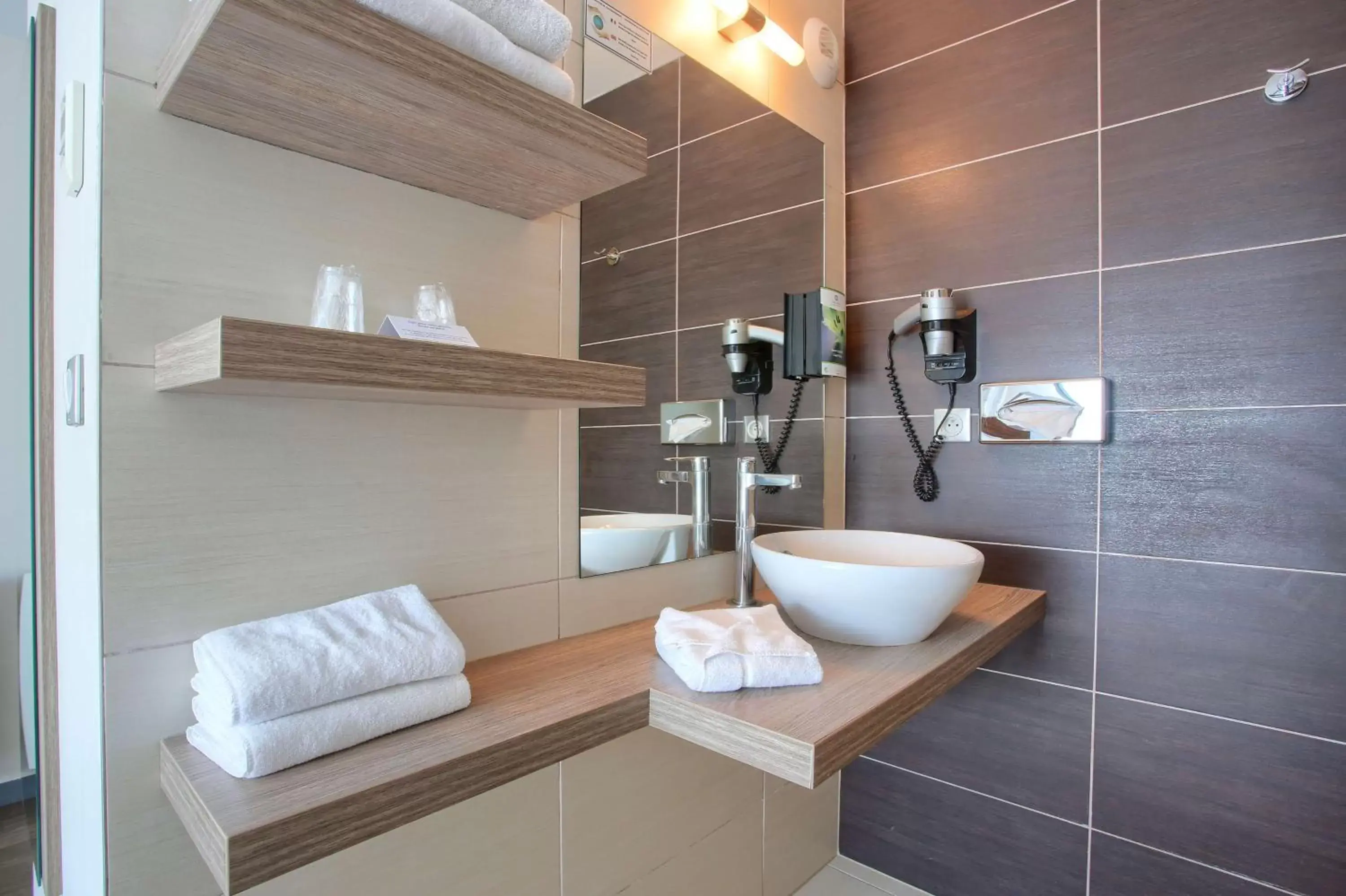 Bathroom in Sure Hotel by Best Western Reims Nord