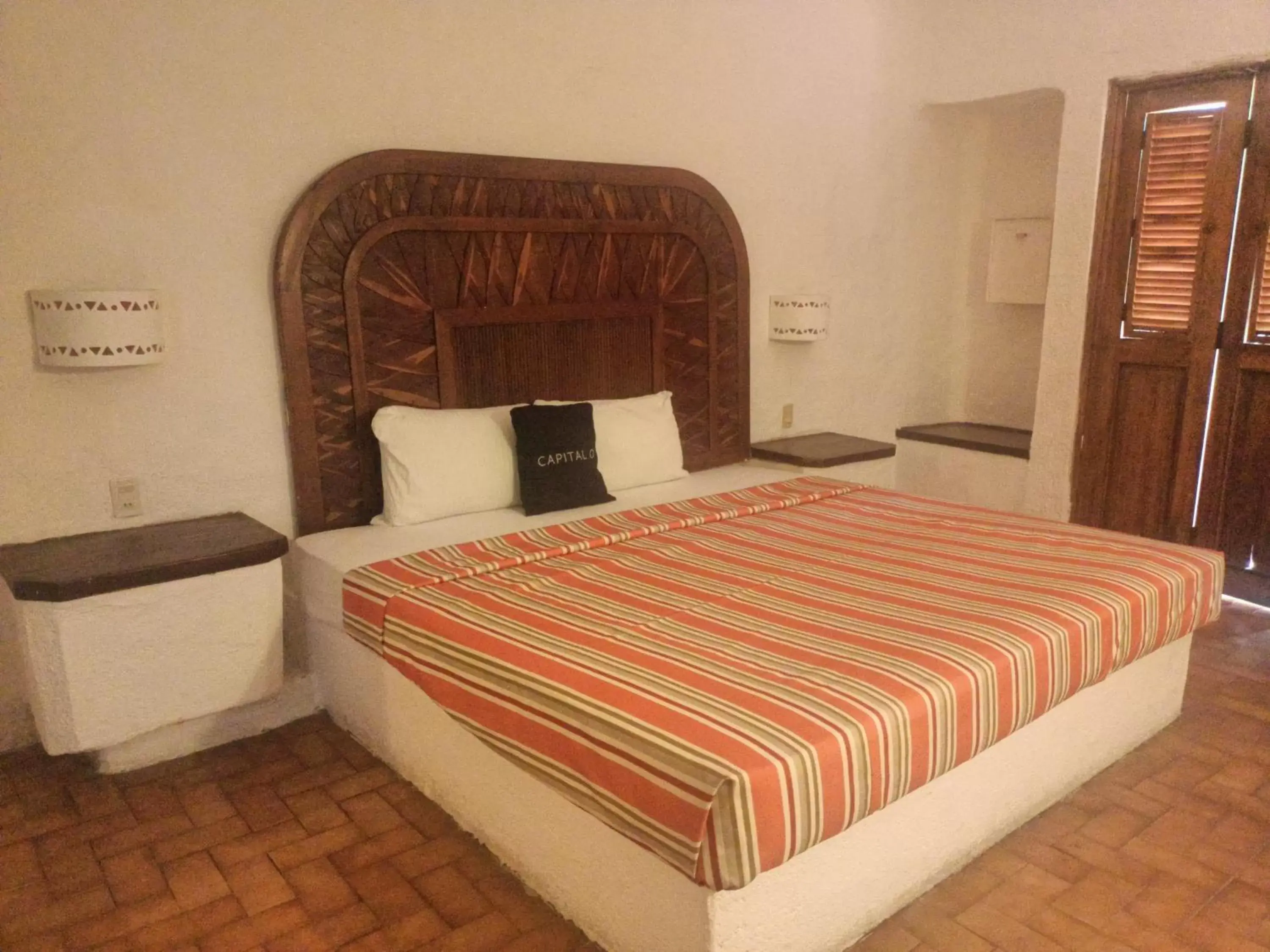 Decorative detail, Bed in hotel plaza tucanes