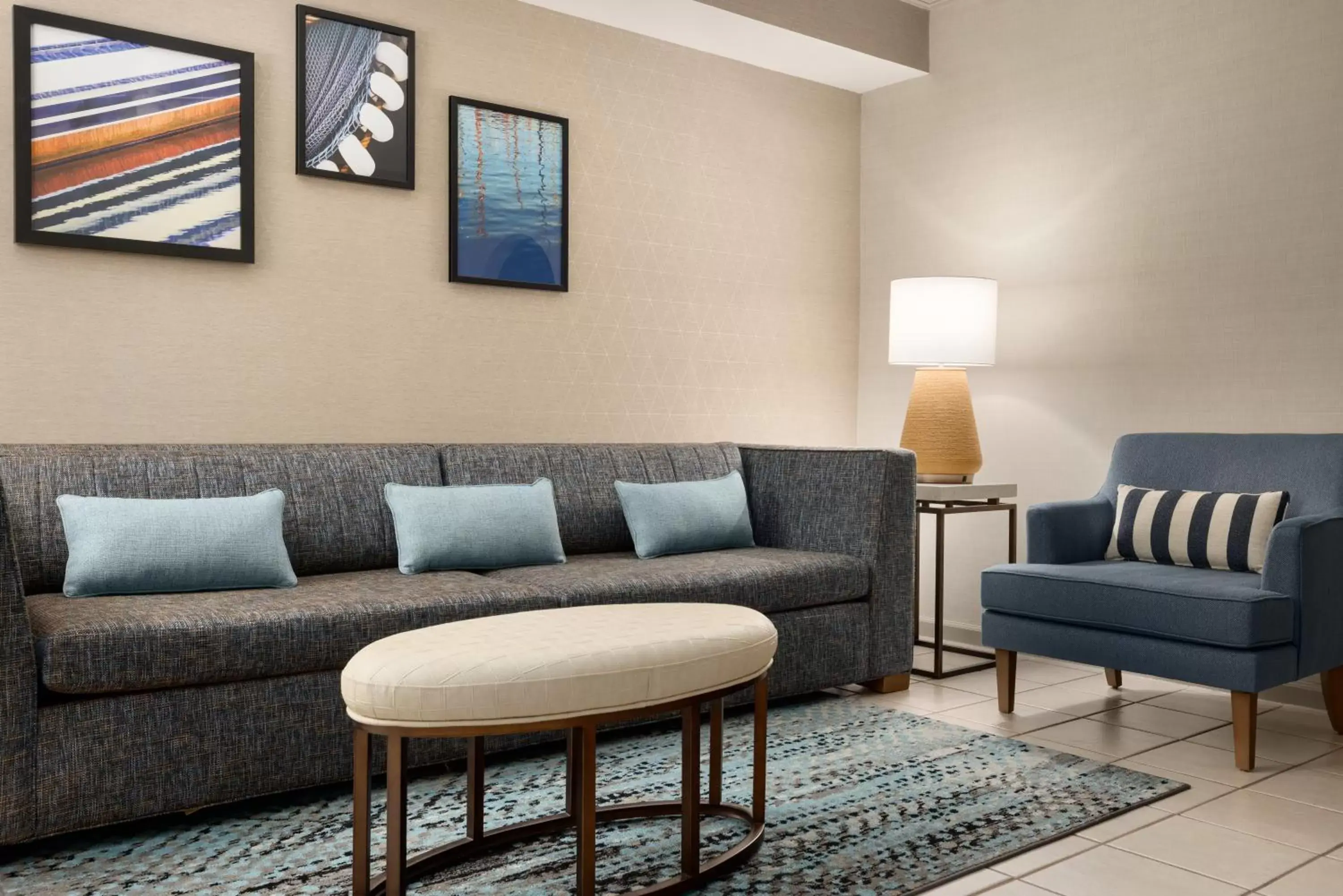 Living room, Seating Area in Holiday Inn & Suites Ocean City, an IHG Hotel