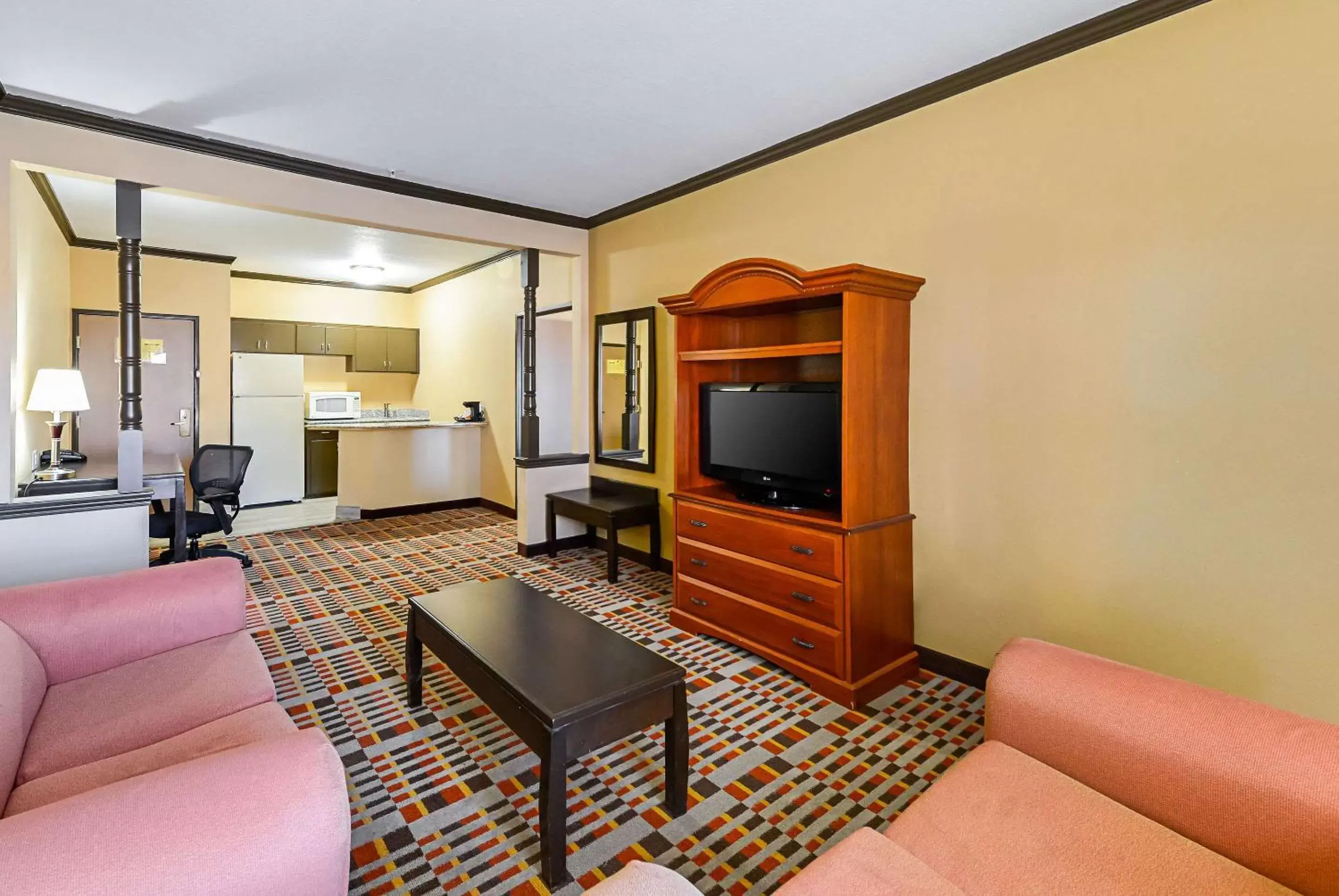 Photo of the whole room, Seating Area in Quality Inn & Suites Lubbock