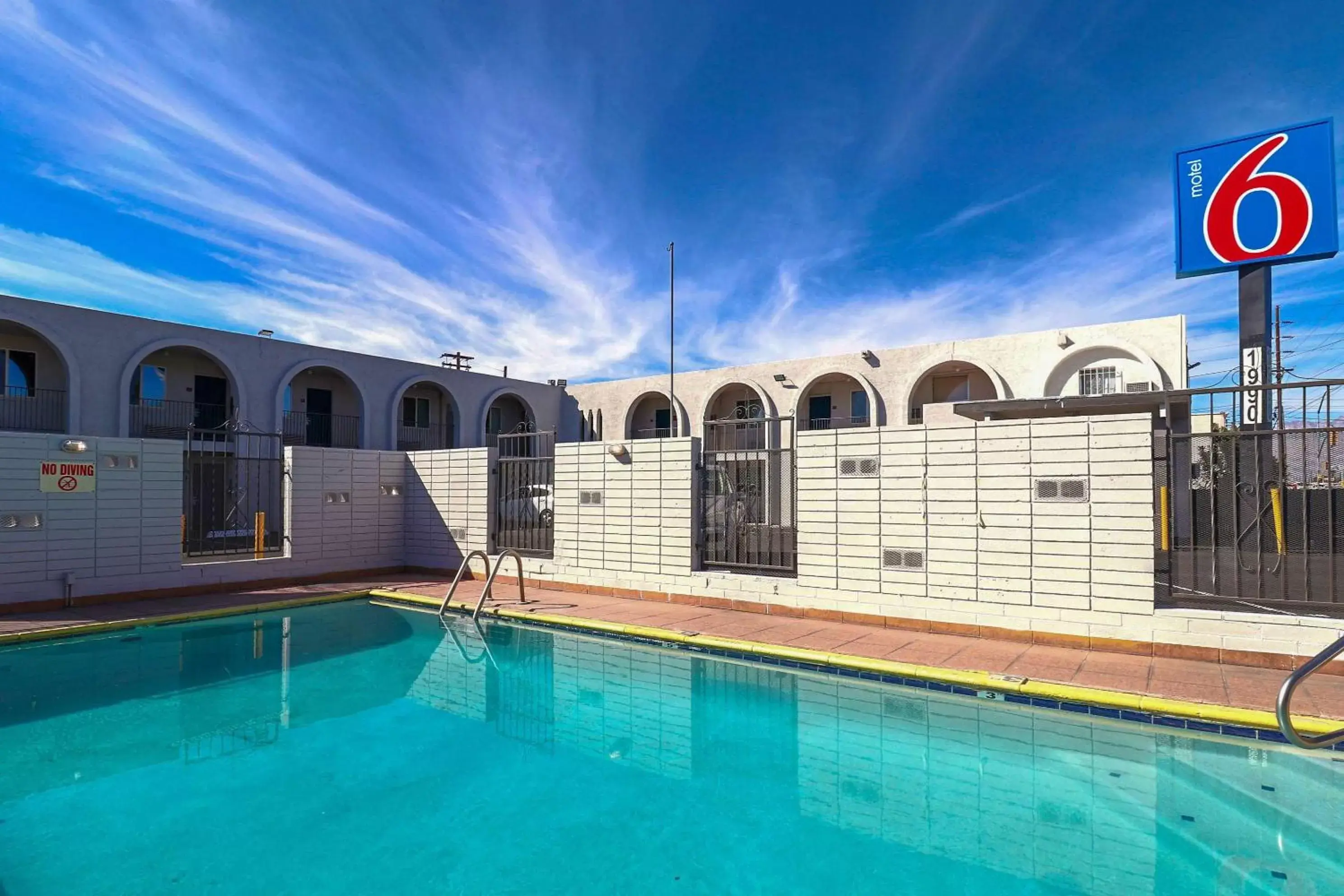 Pool view, Swimming Pool in Motel 6 Tucson, AZ - East Williams Center