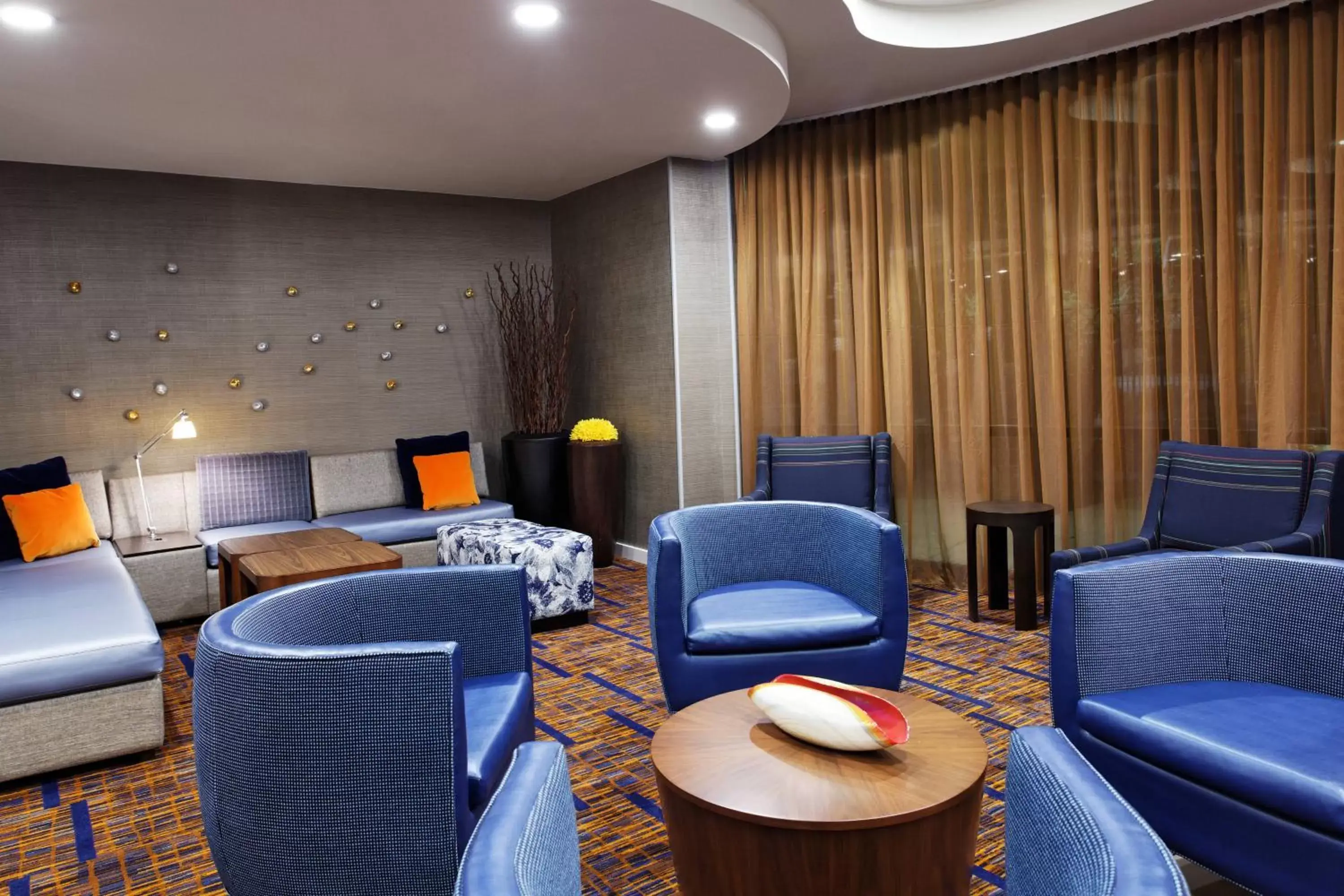 Lobby or reception, Seating Area in Courtyard by Marriott Knoxville Airport Alcoa