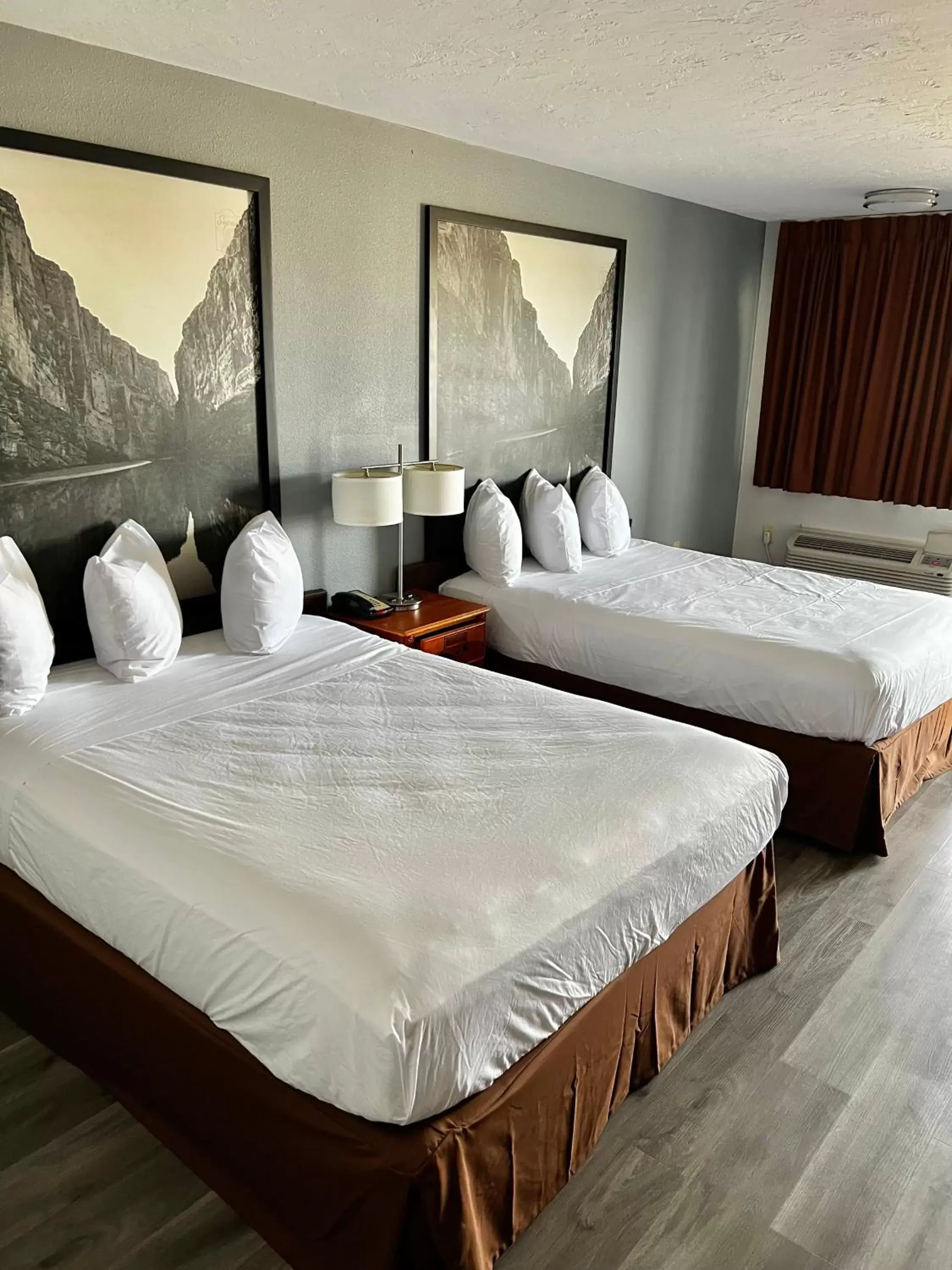 Bedroom, Bed in Super 8 by Wyndham Sealy Bedroom, Bed in Super 8 by Wyndham Sealy