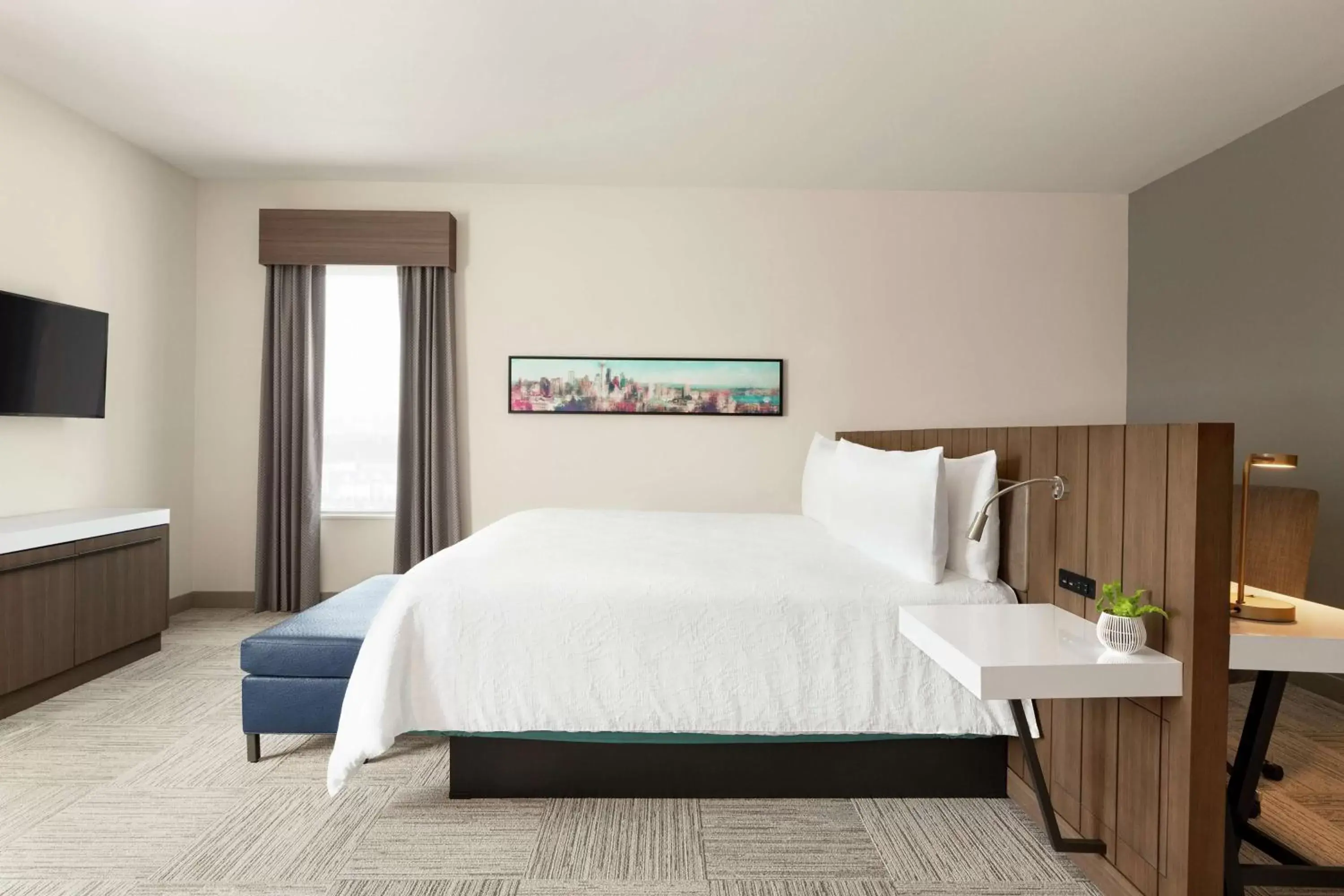 Bedroom, Bed in Hilton Garden Inn Seattle Airport