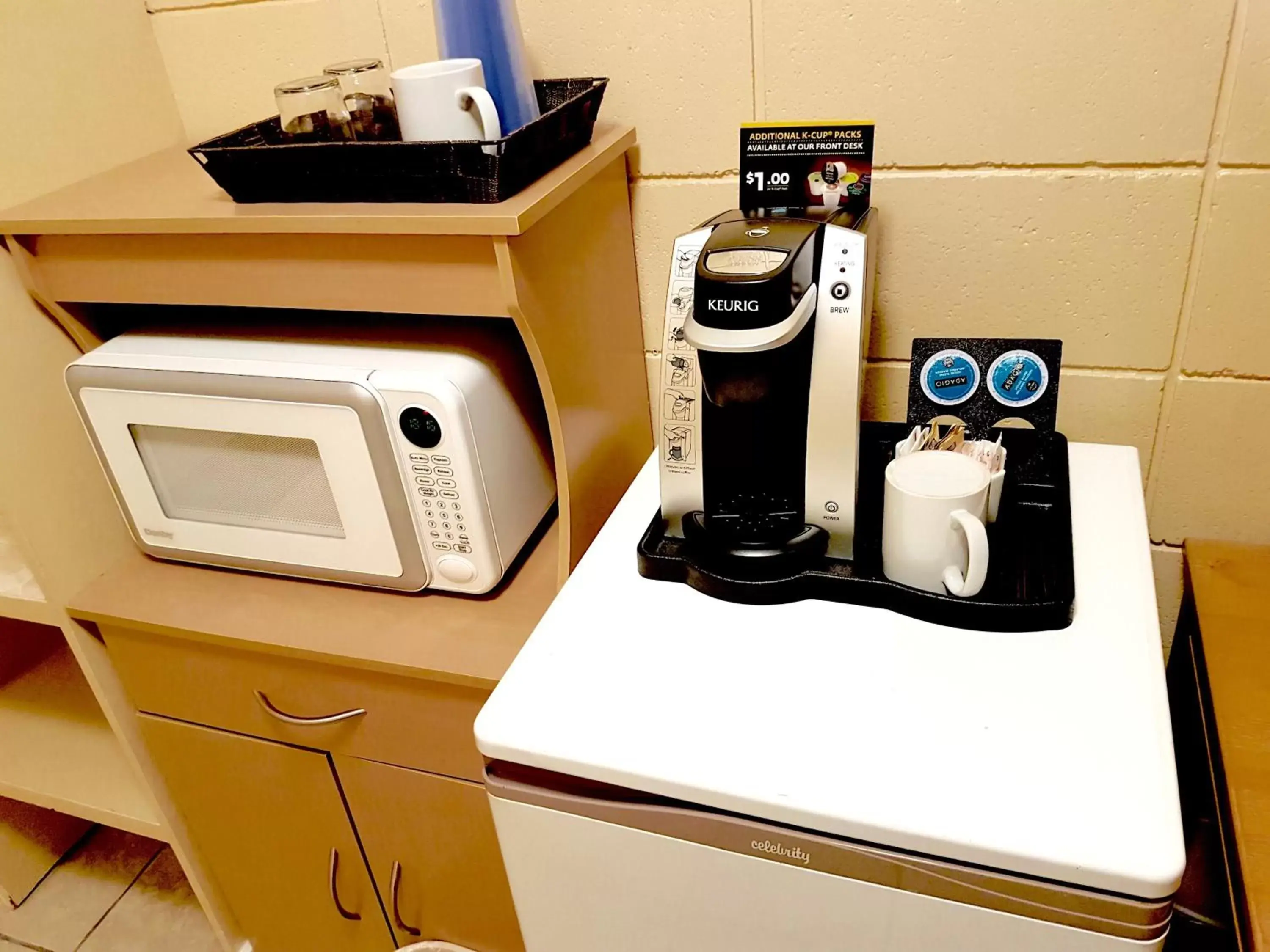 Coffee/Tea Facilities in Above Tide Motel