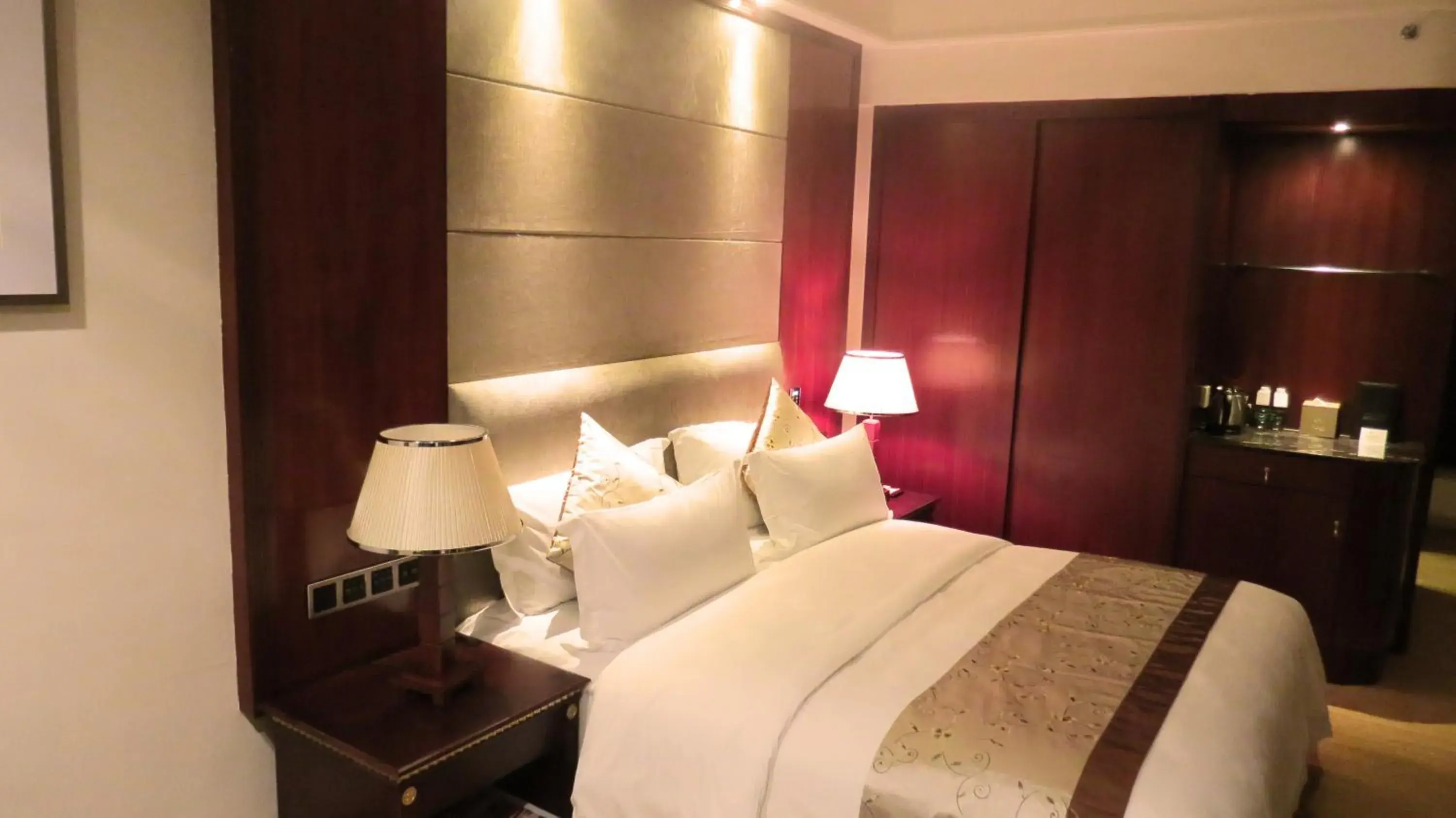 Bed in Rongjiang Hotel