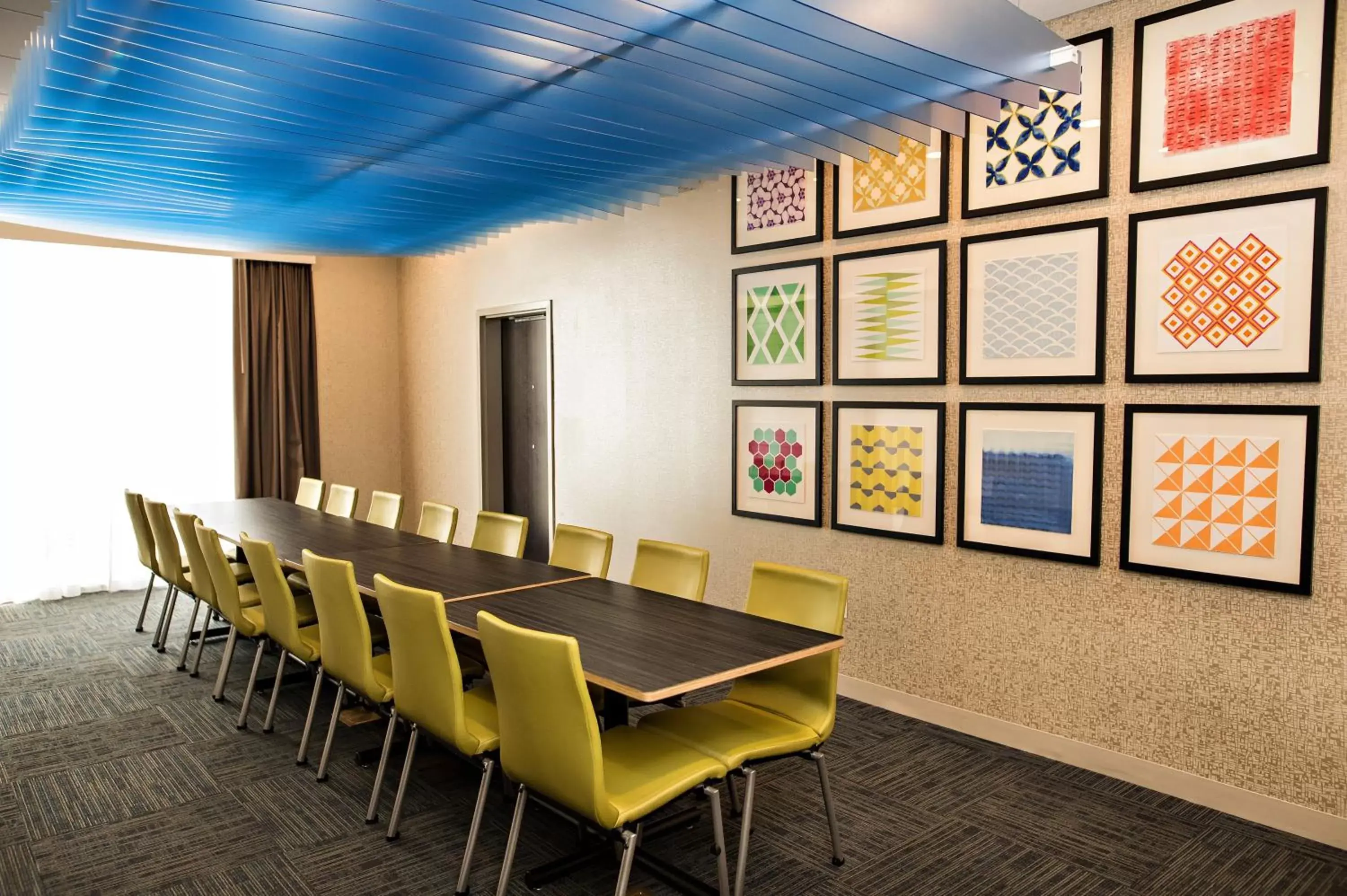 Meeting/conference room in Holiday Inn Express & Suites - Marietta, an IHG Hotel