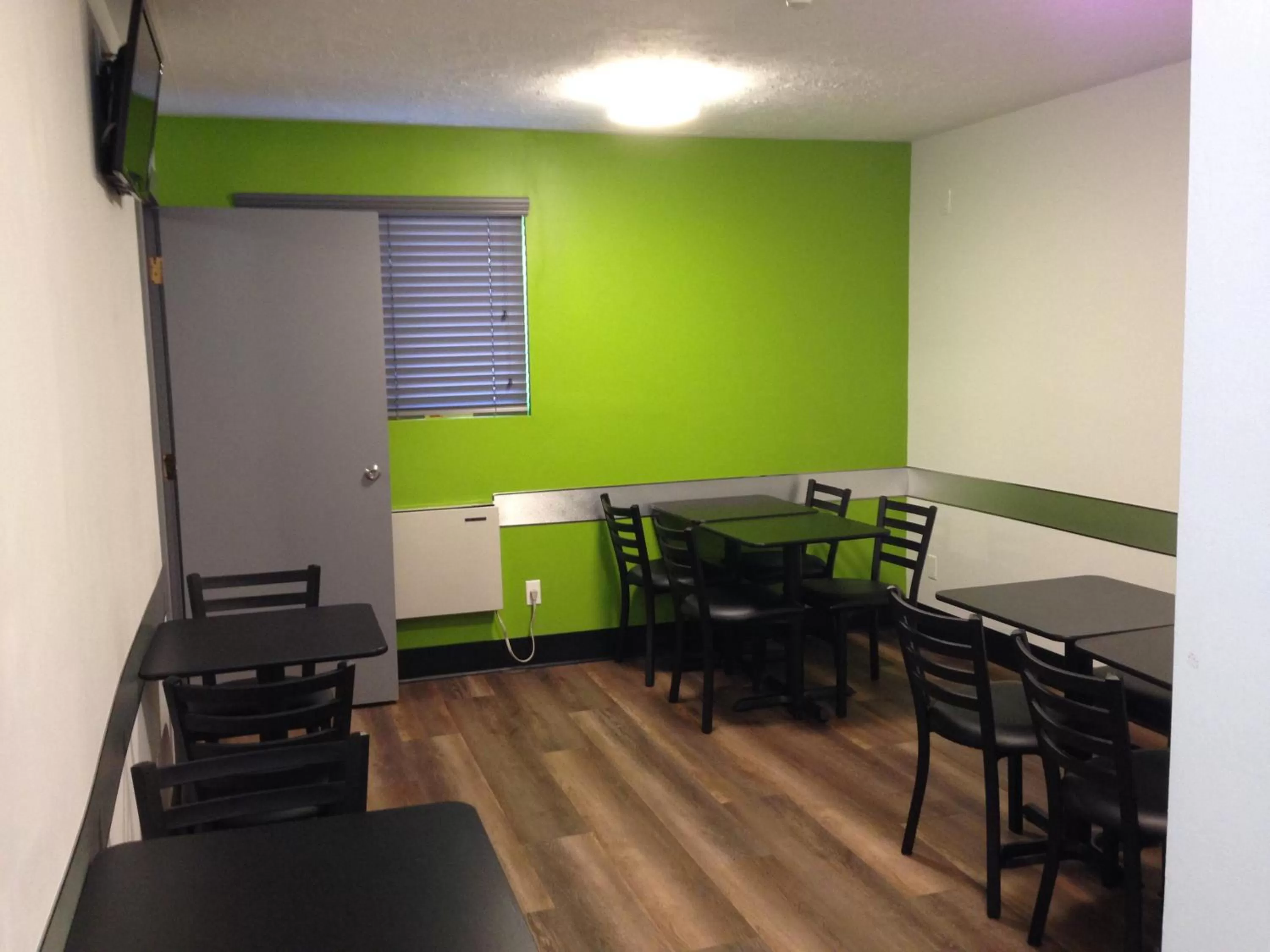 Food in Coastal Inn Moncton/ Dieppe